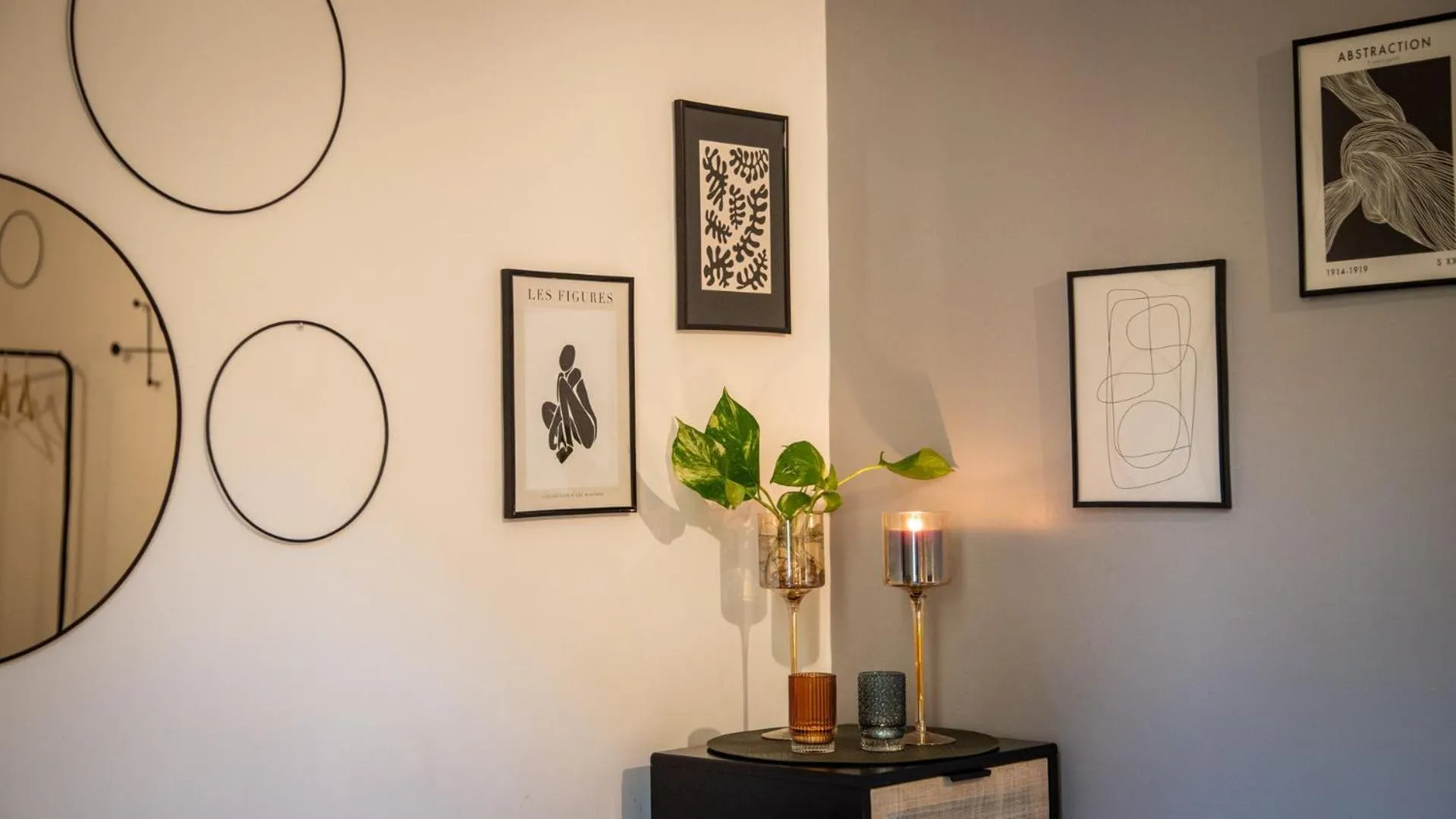 Decorative detail in Good Morning Bologna