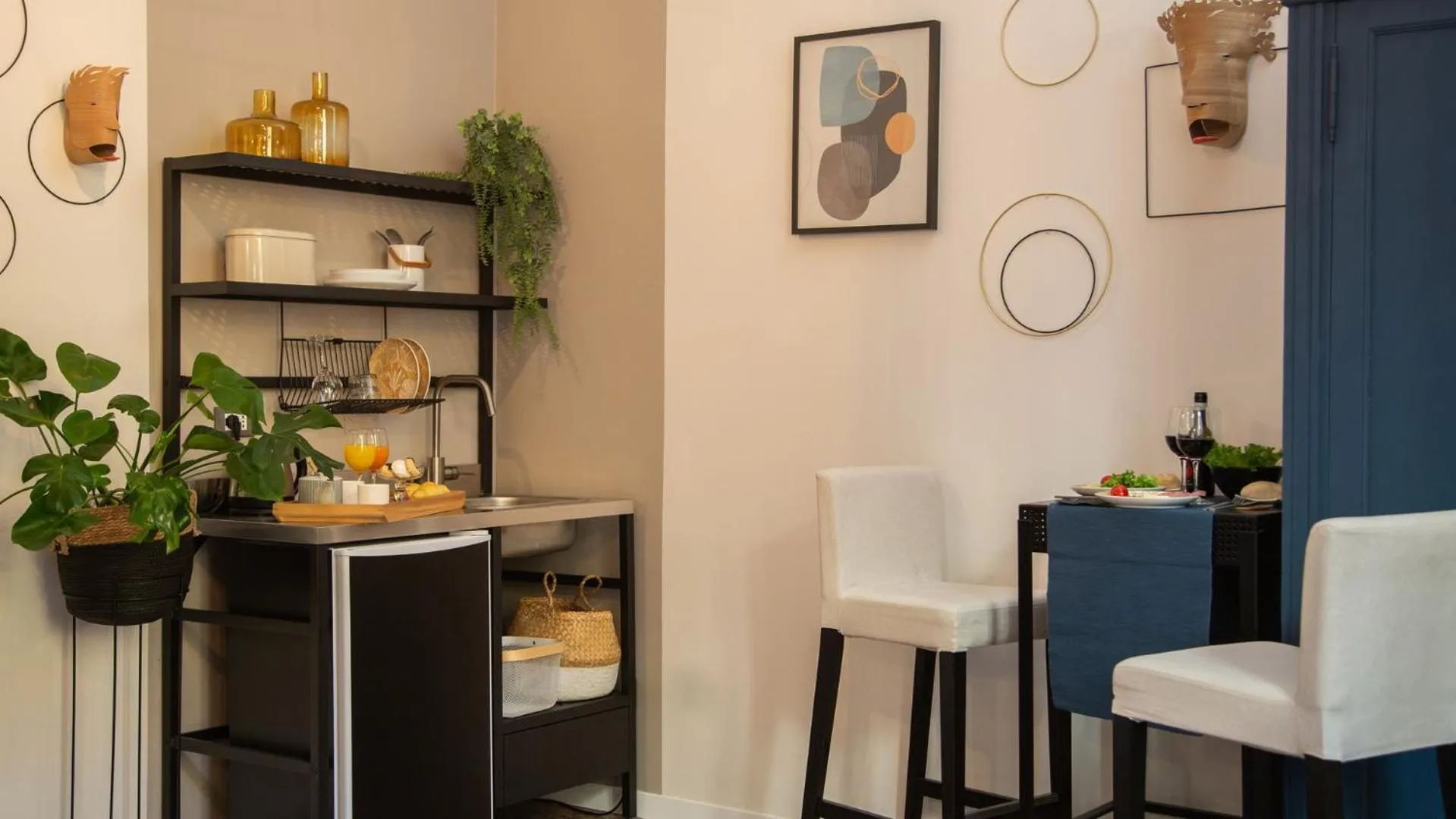 Seating area in Good Morning Bologna