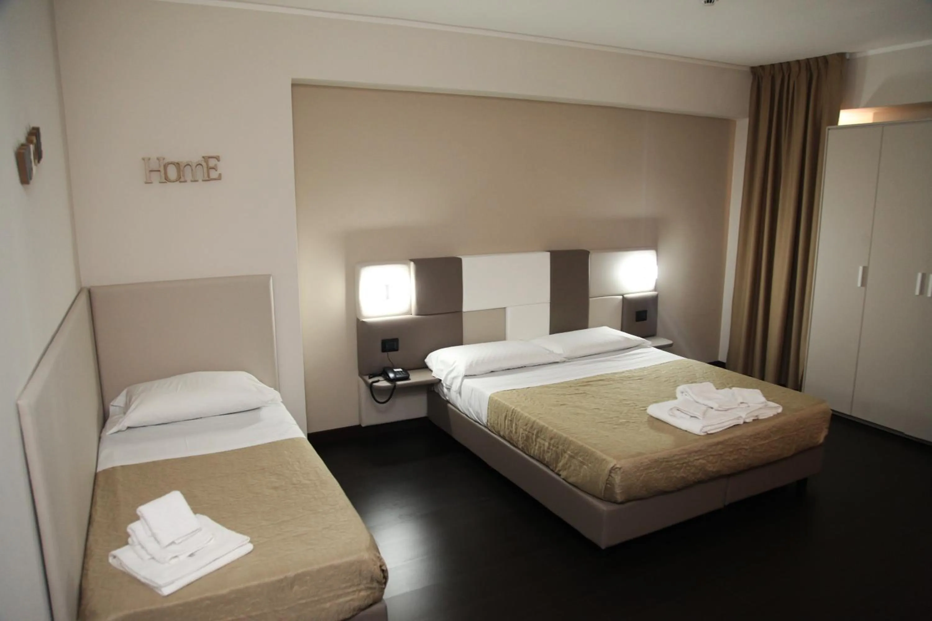 Bed in Hotel Sogni D'Oro Airport