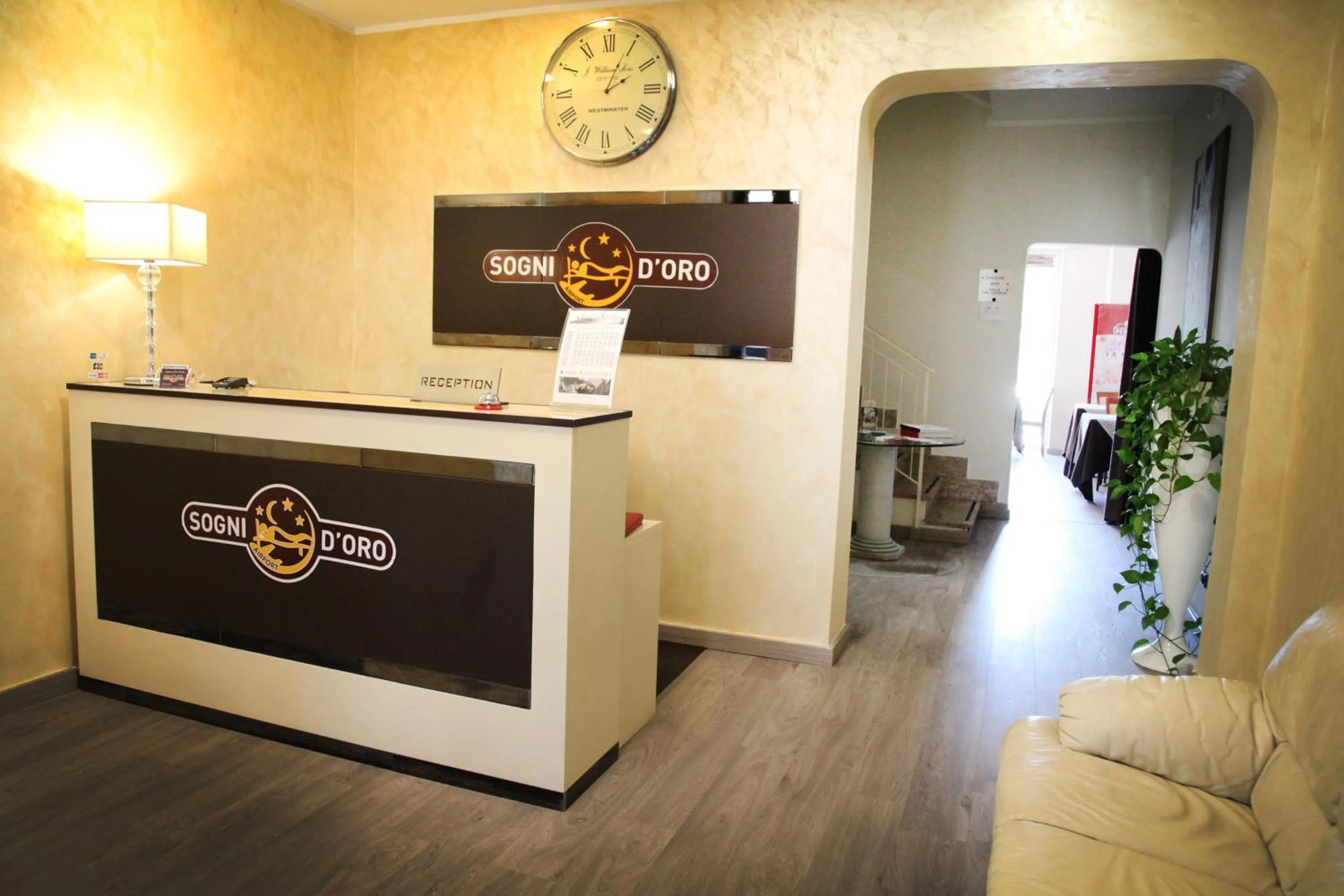 Lobby or reception, Bed in Hotel Sogni D'Oro Airport