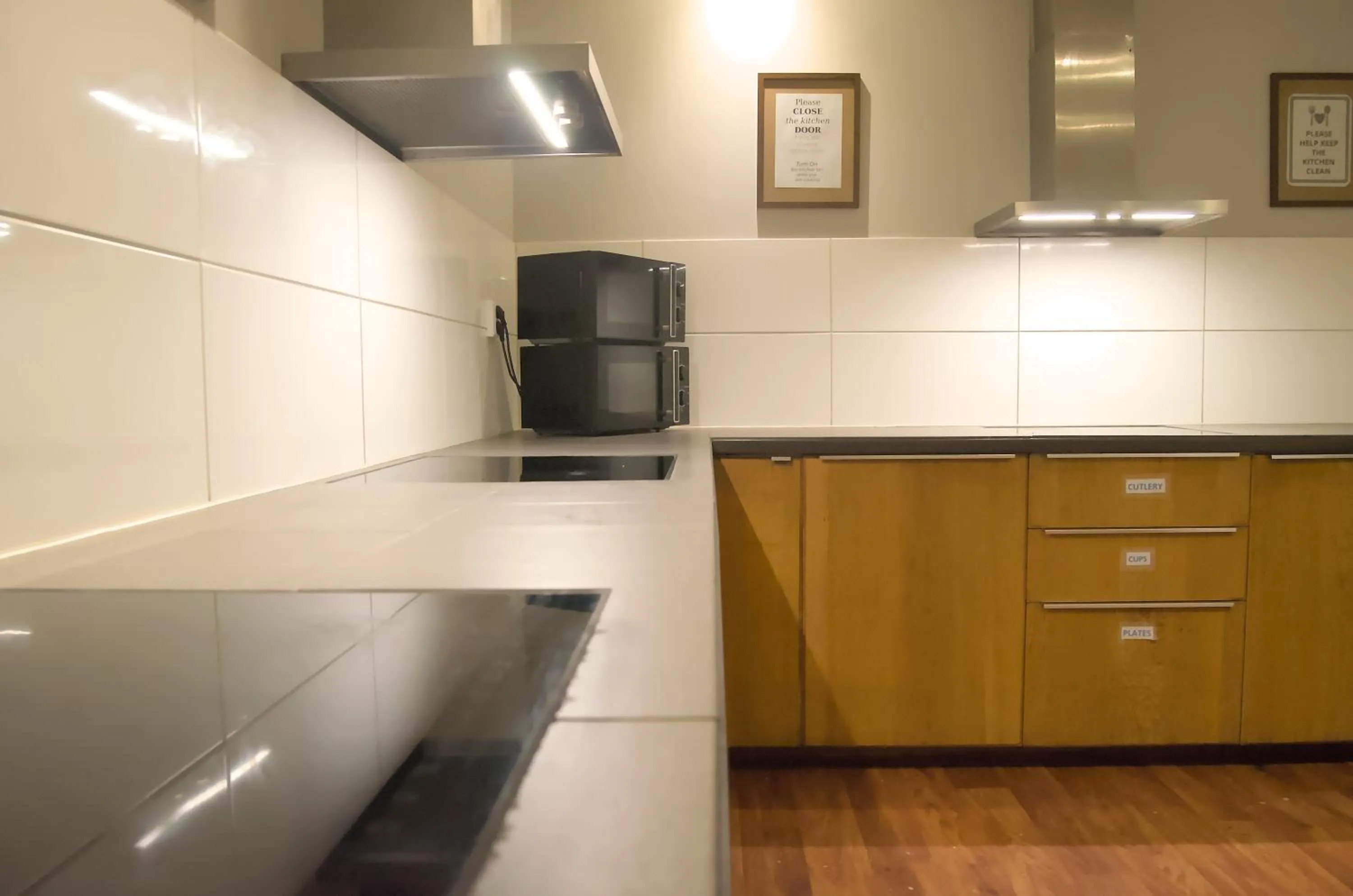 Communal kitchen in Grad Hotel and Hostel