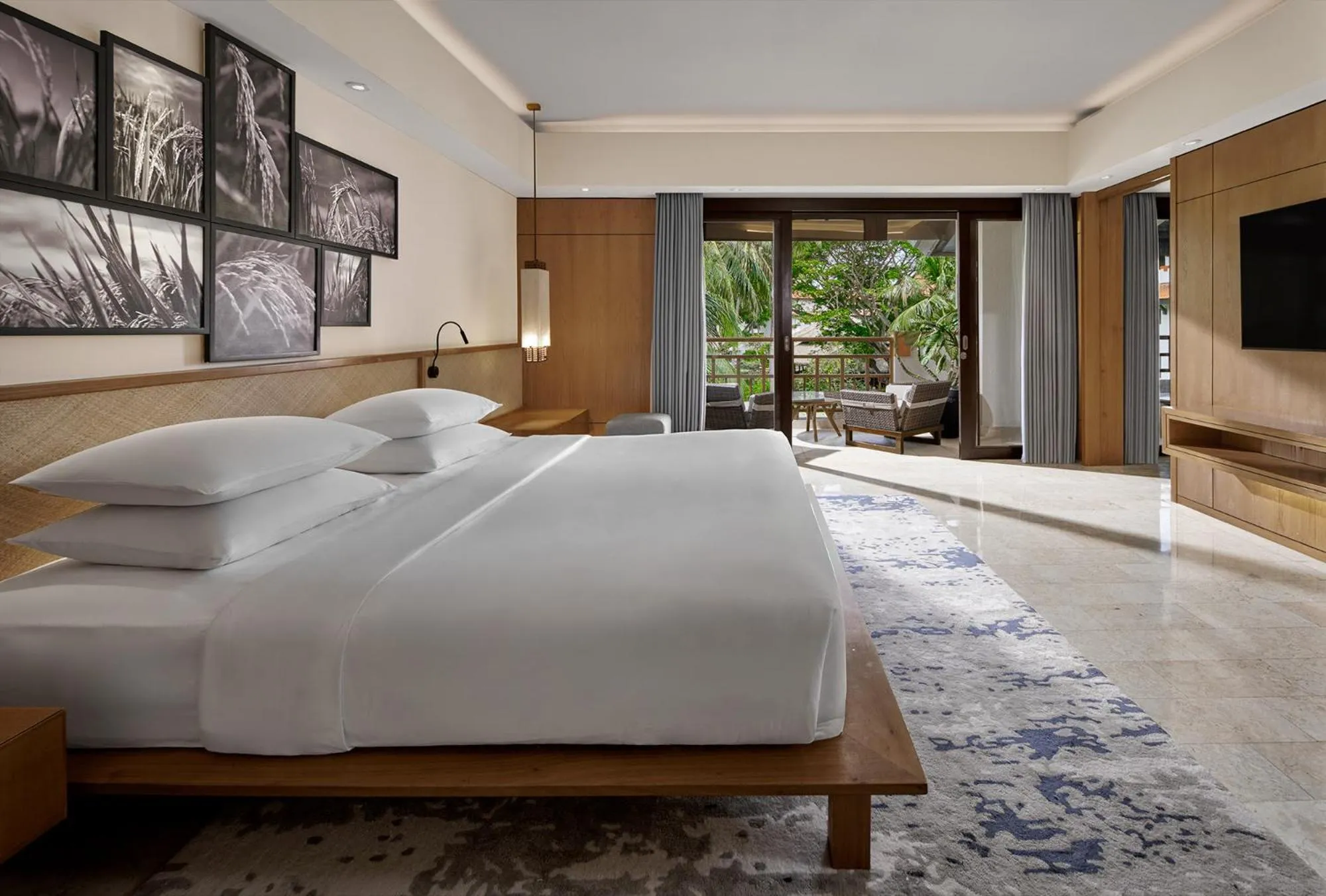 Guests, Bed in Grand Hyatt Bali