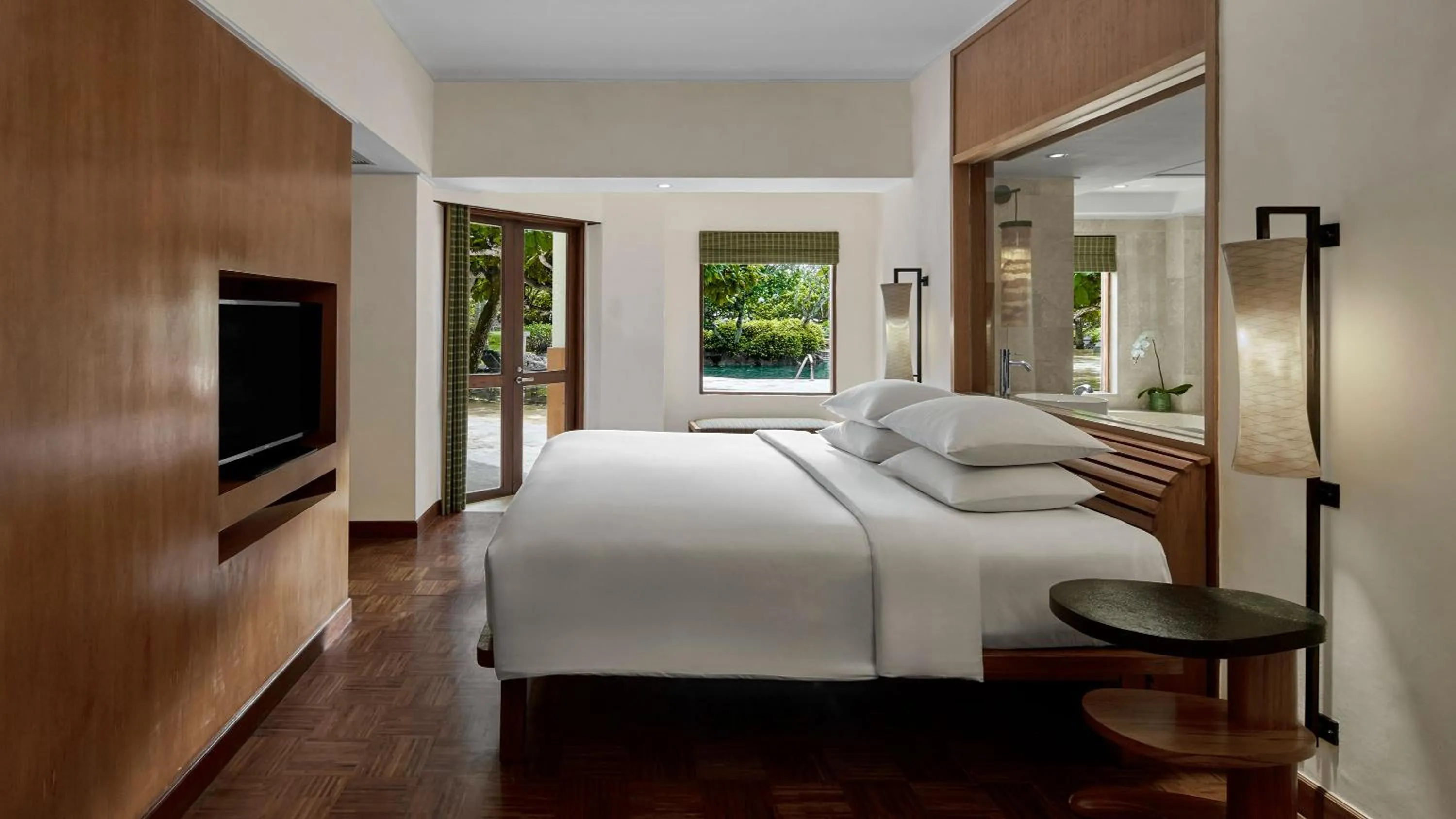 Garden, Bed in Grand Hyatt Bali