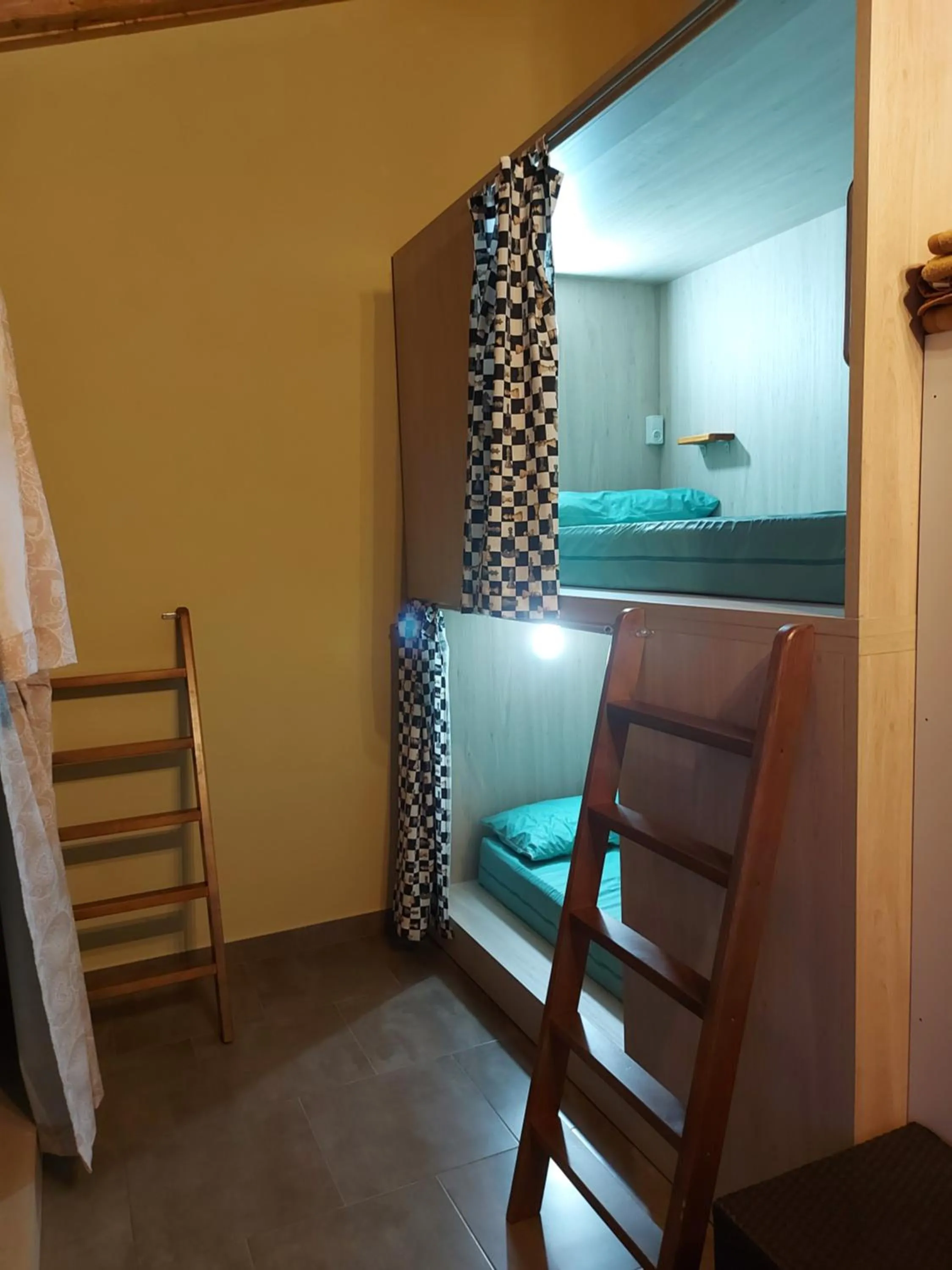 Bunk Bed in Mixed Dormitory Room in aCienLeguas