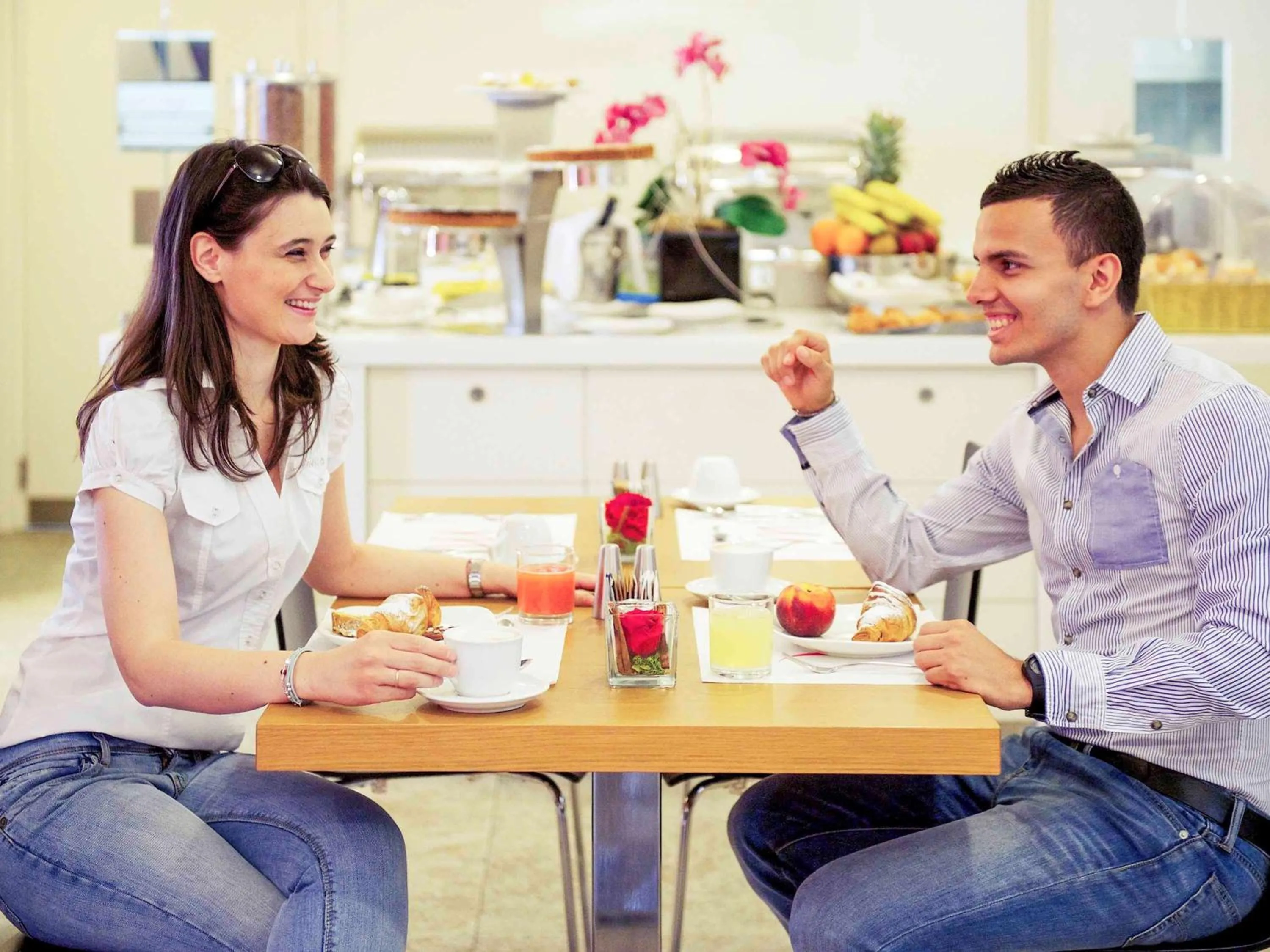 Lounge or bar in Hotel Mercure Milano Solari