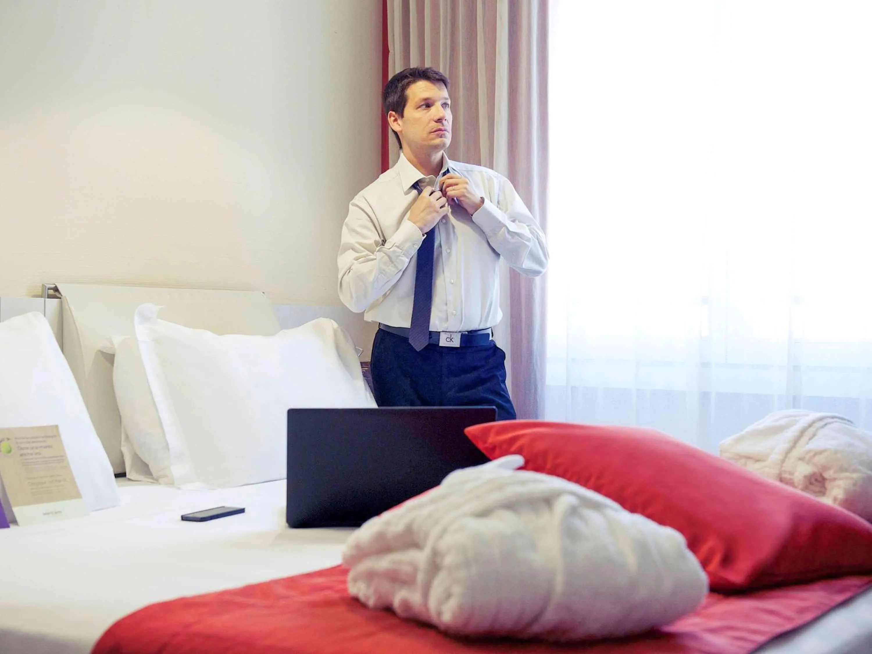 On site, Bed in Hotel Mercure Milano Solari