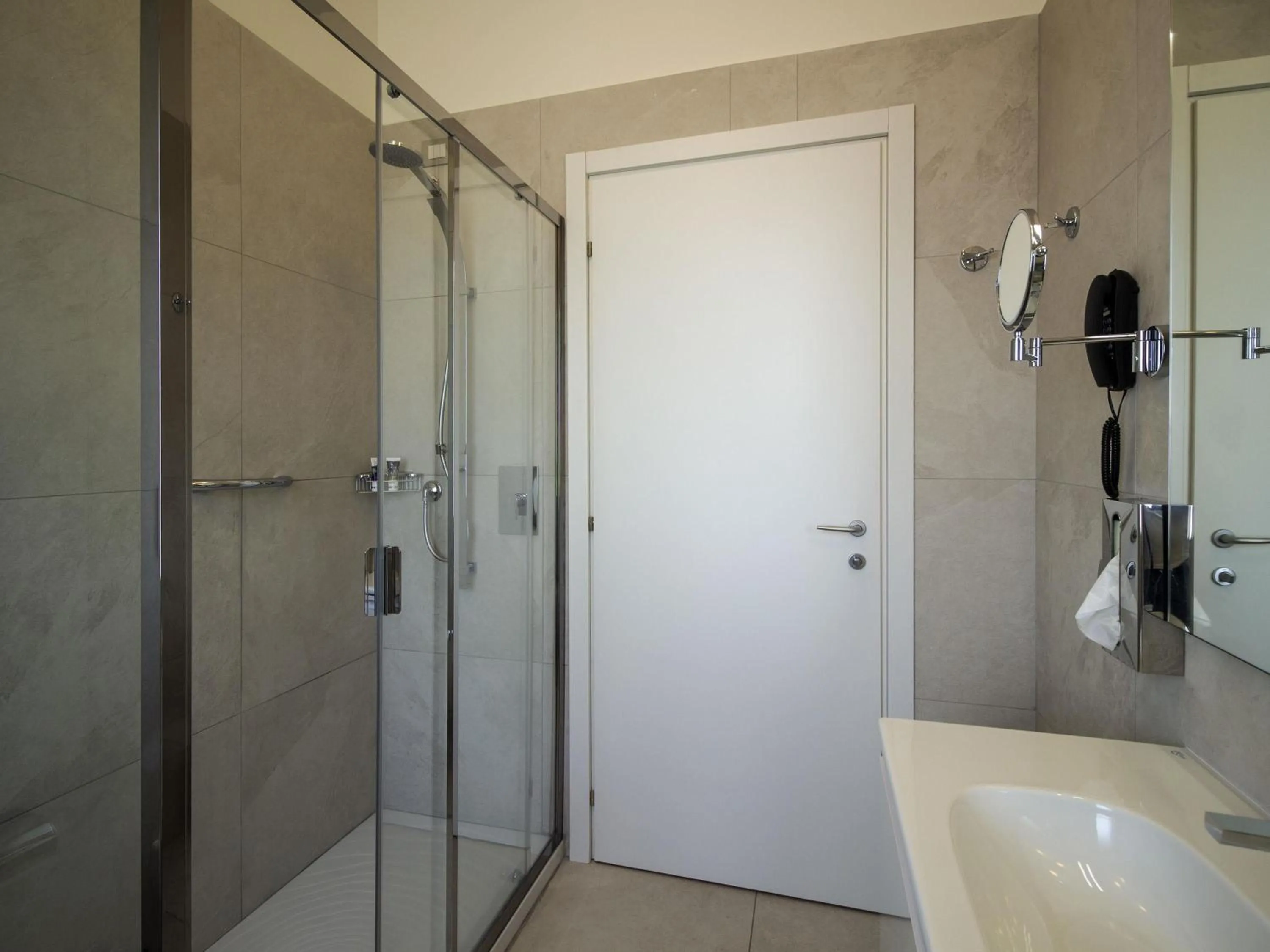 Bedroom in Hotel Mercure Milano Solari