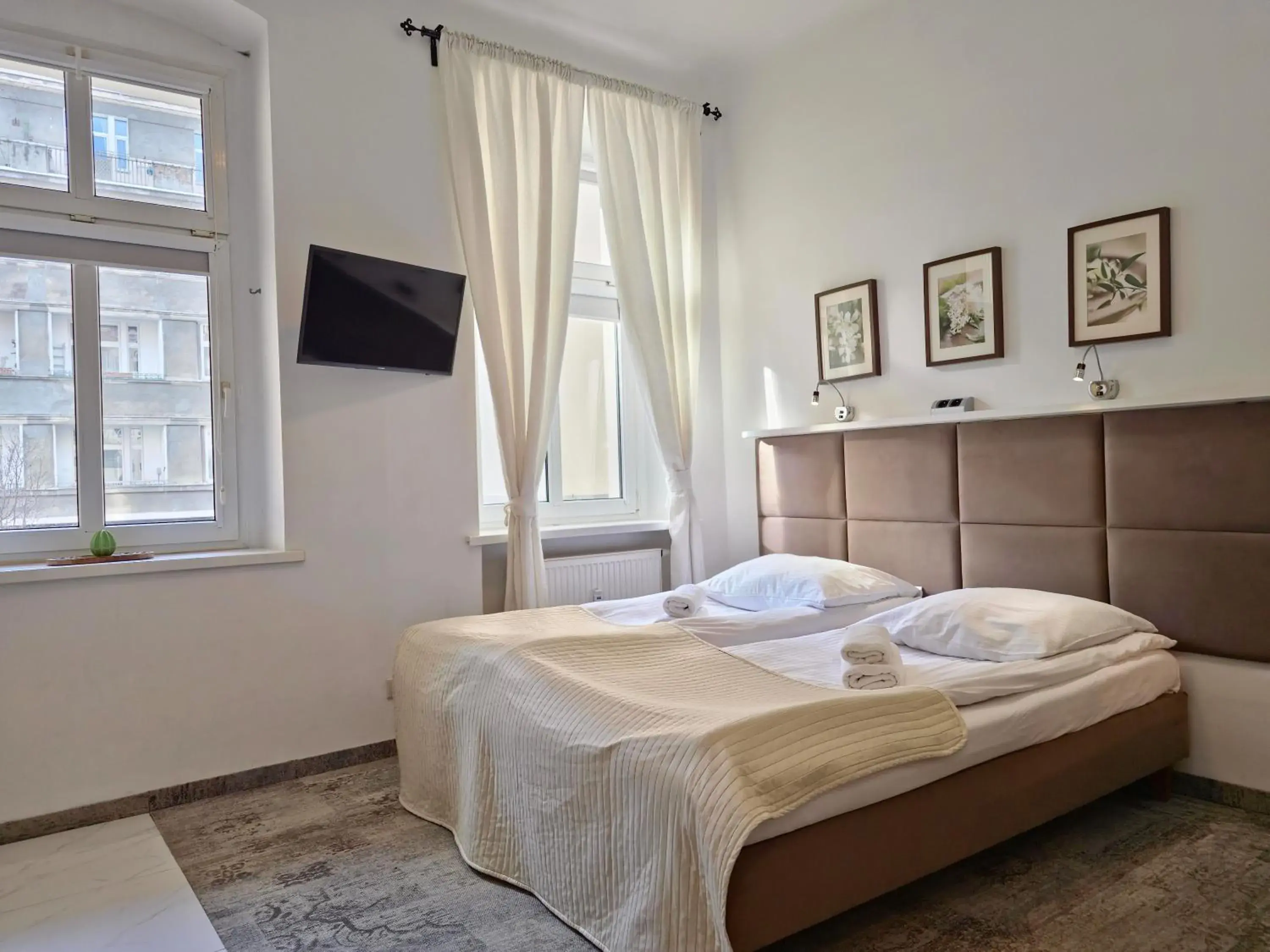 Double Room with Kitchenette Plus in Apartamenty Velvet Double Room with Kitchenette Plus in Apartamenty Velvet