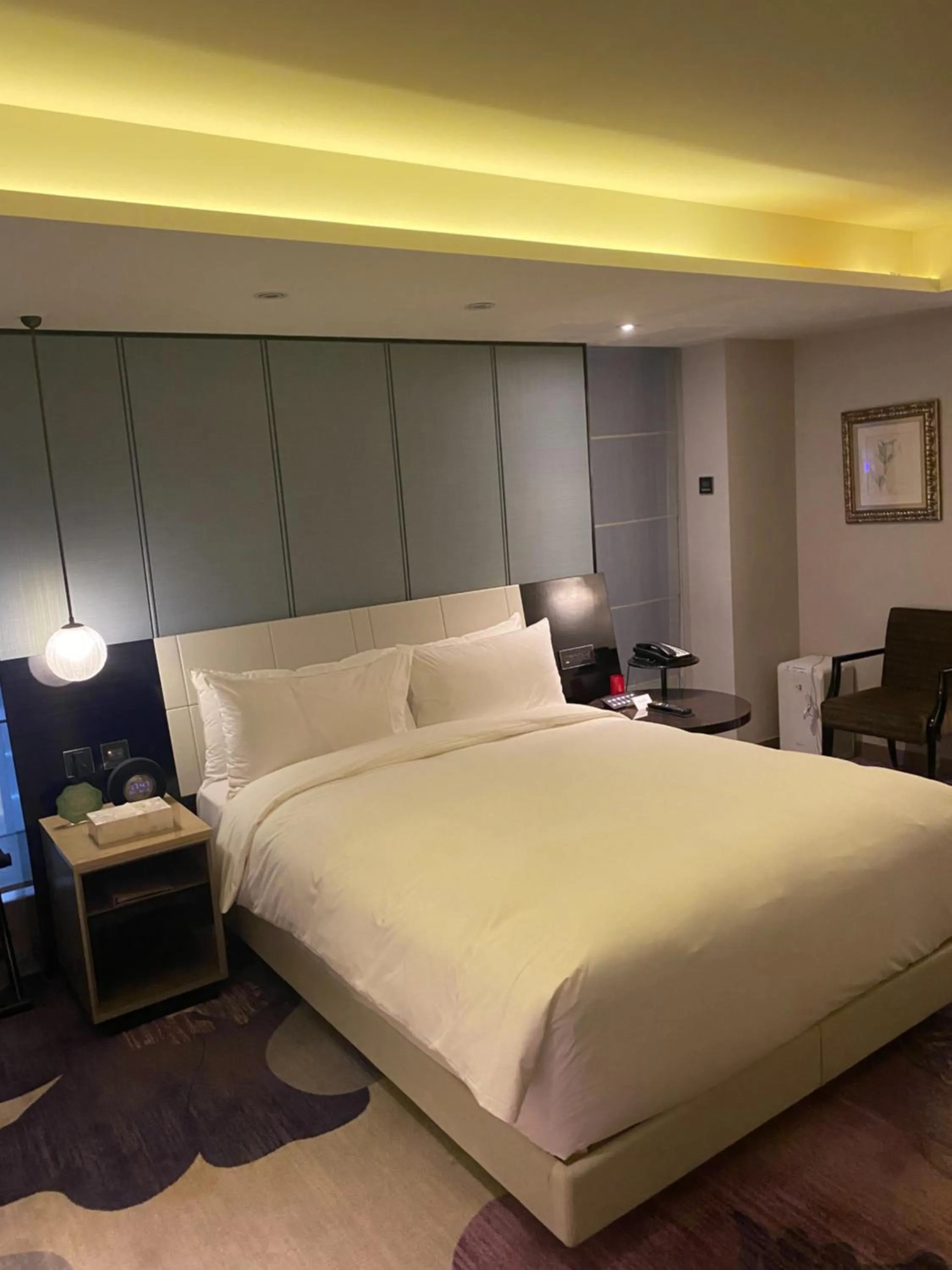 Bed in Taipei Fullerton Hotel-Maison North