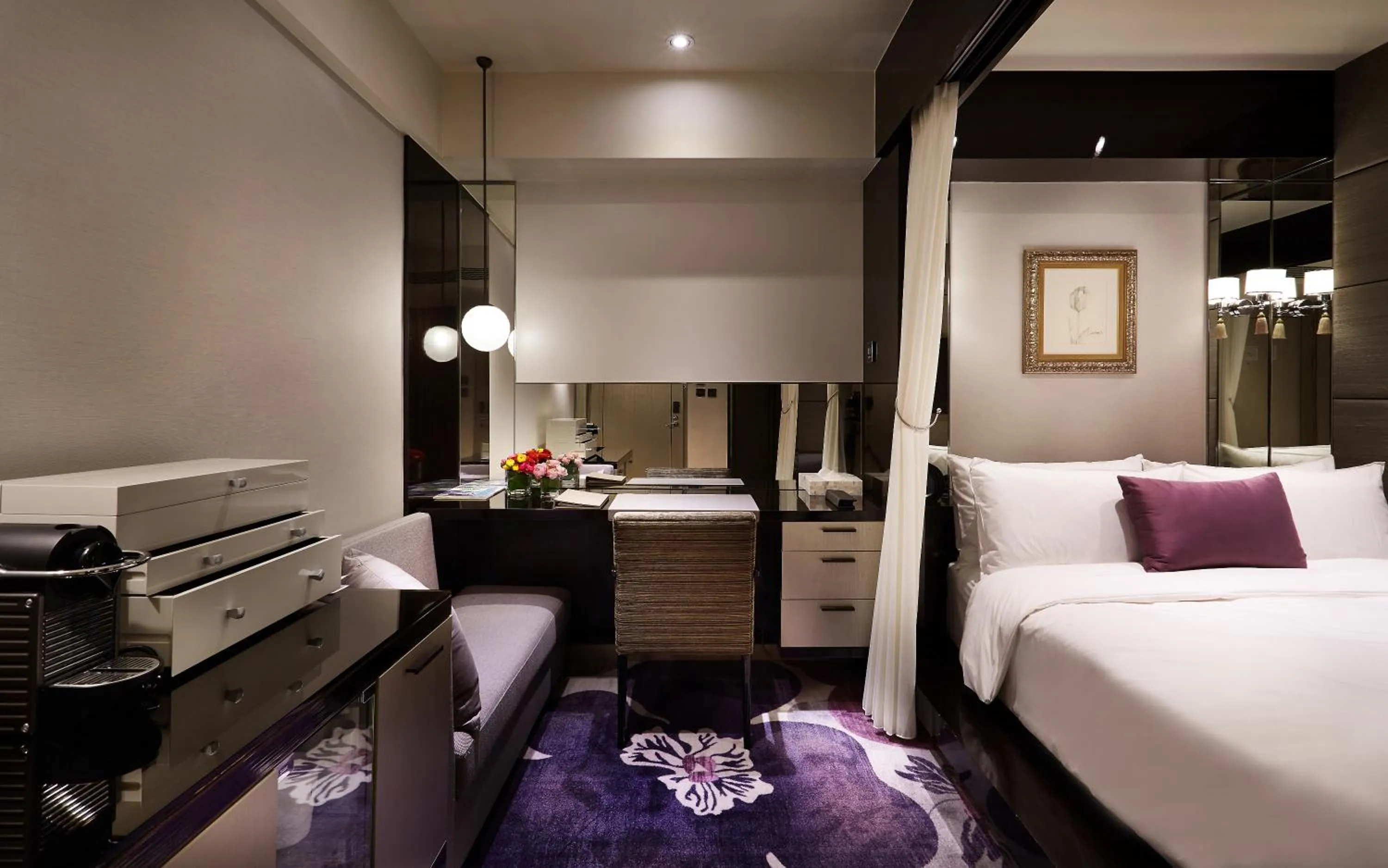 Photo of the whole room, Bed in Taipei Fullerton Hotel-Maison North