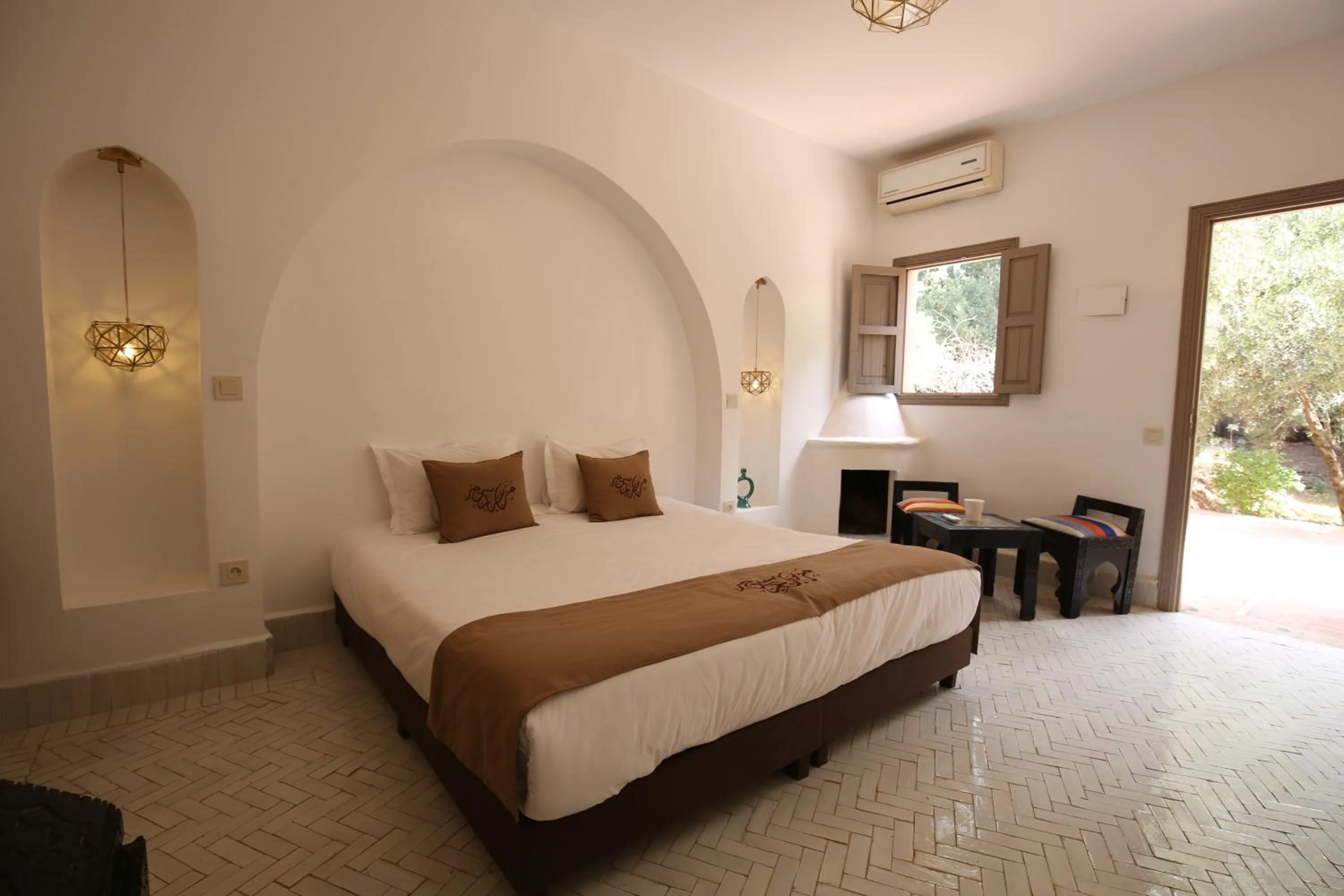 Bed in Ksar Shama - Atlas Mountain Escape