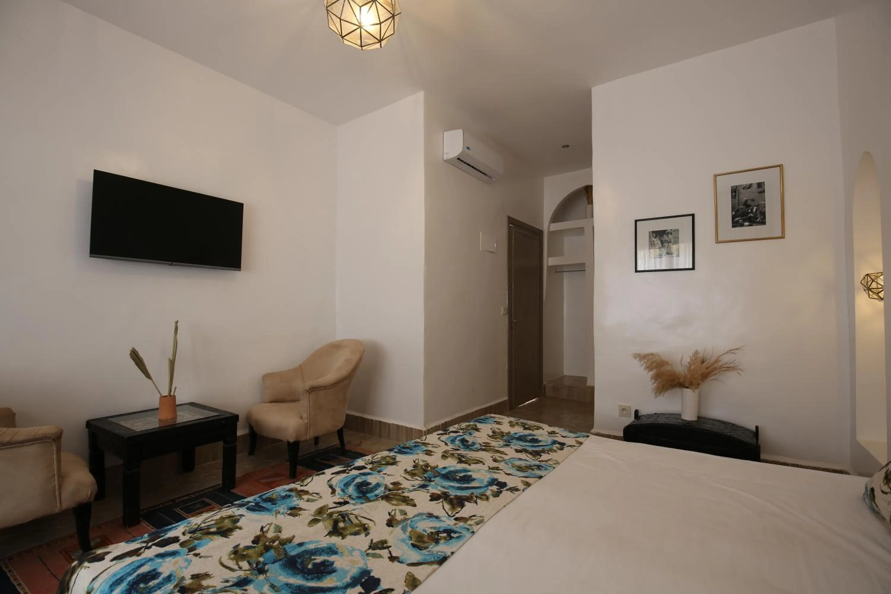 Bed in Ksar Shama - Atlas Mountain Escape