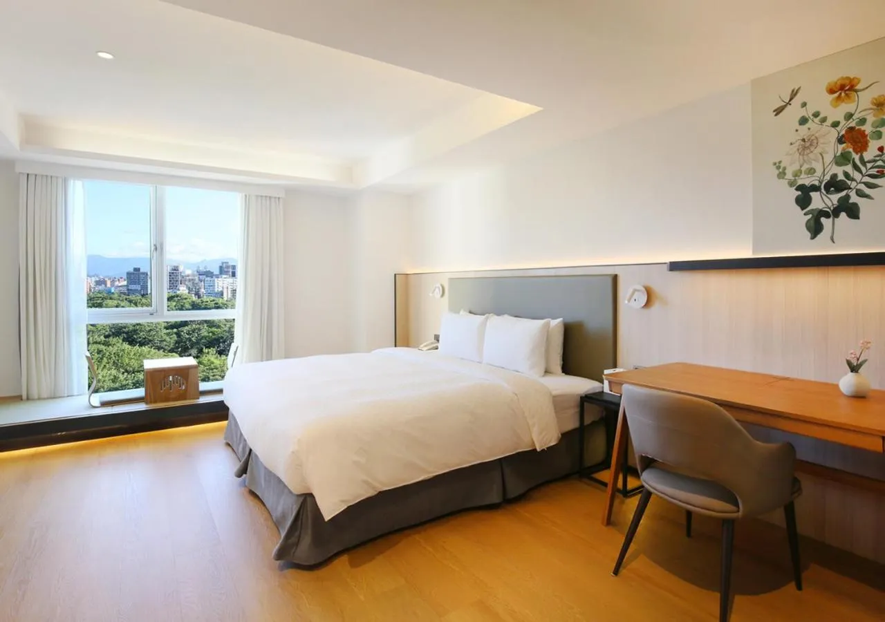 Photo of the whole room, Bed in Dandy Hotel-Daan Park Branch