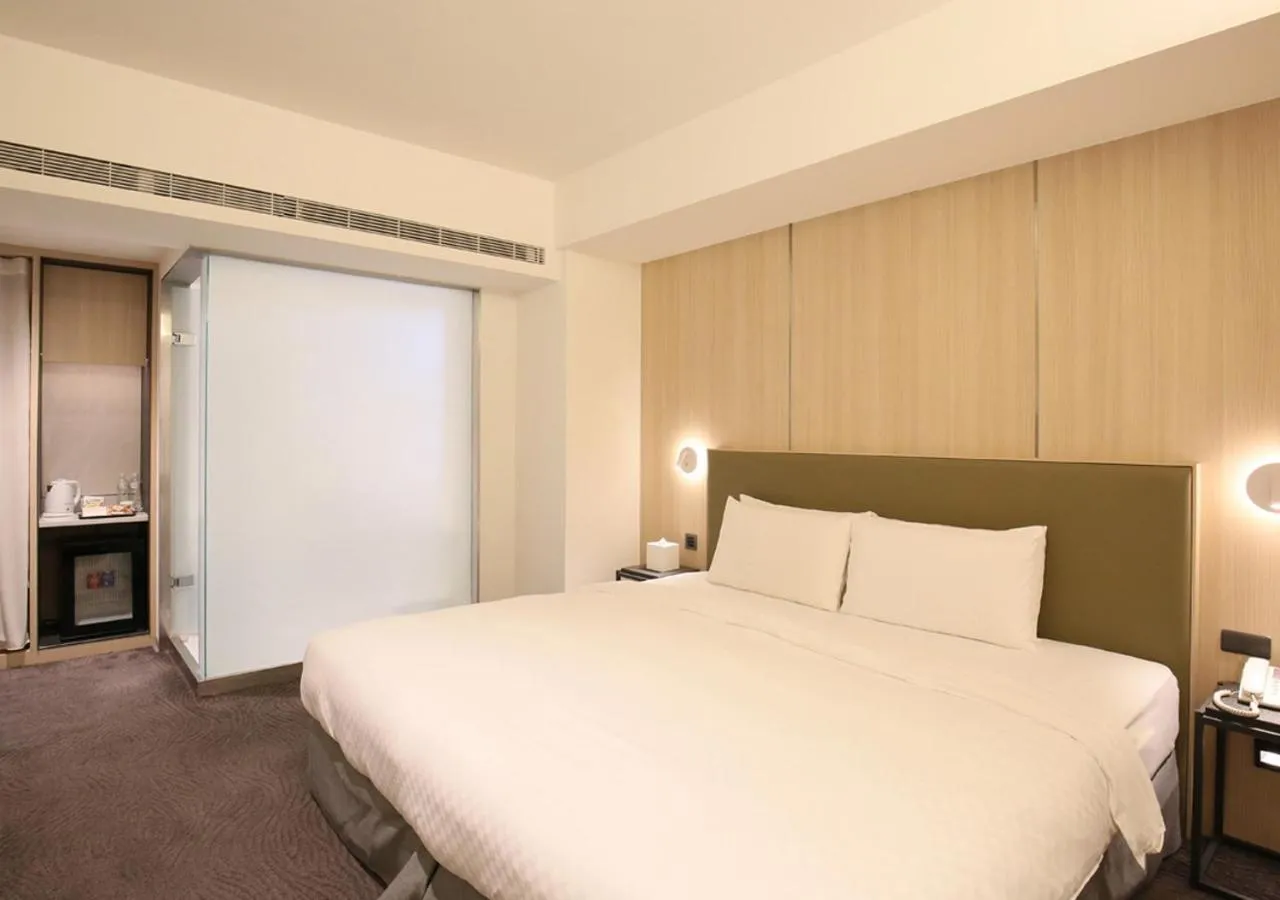 Photo of the whole room, Bed in Dandy Hotel-Daan Park Branch