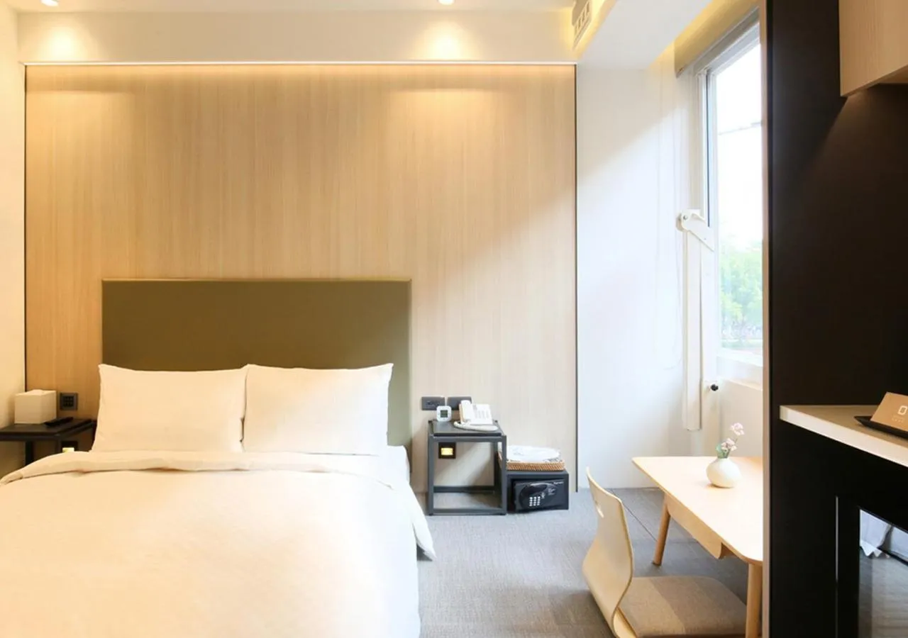 Photo of the whole room, Bed in Dandy Hotel-Daan Park Branch