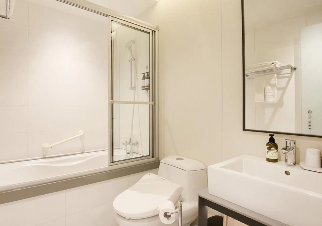 Bathroom in Dandy Hotel-Daan Park Branch