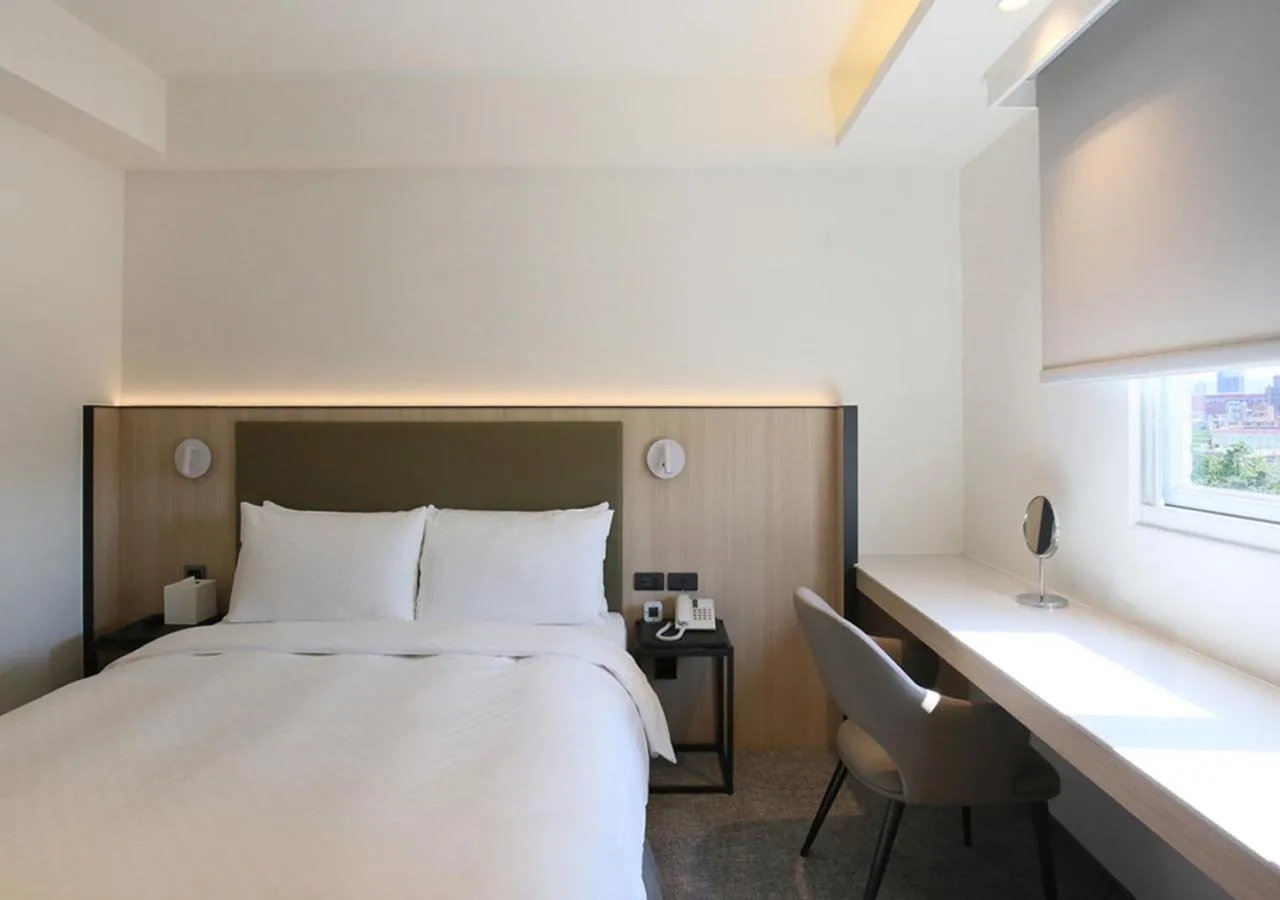 Photo of the whole room, Bed in Dandy Hotel-Daan Park Branch