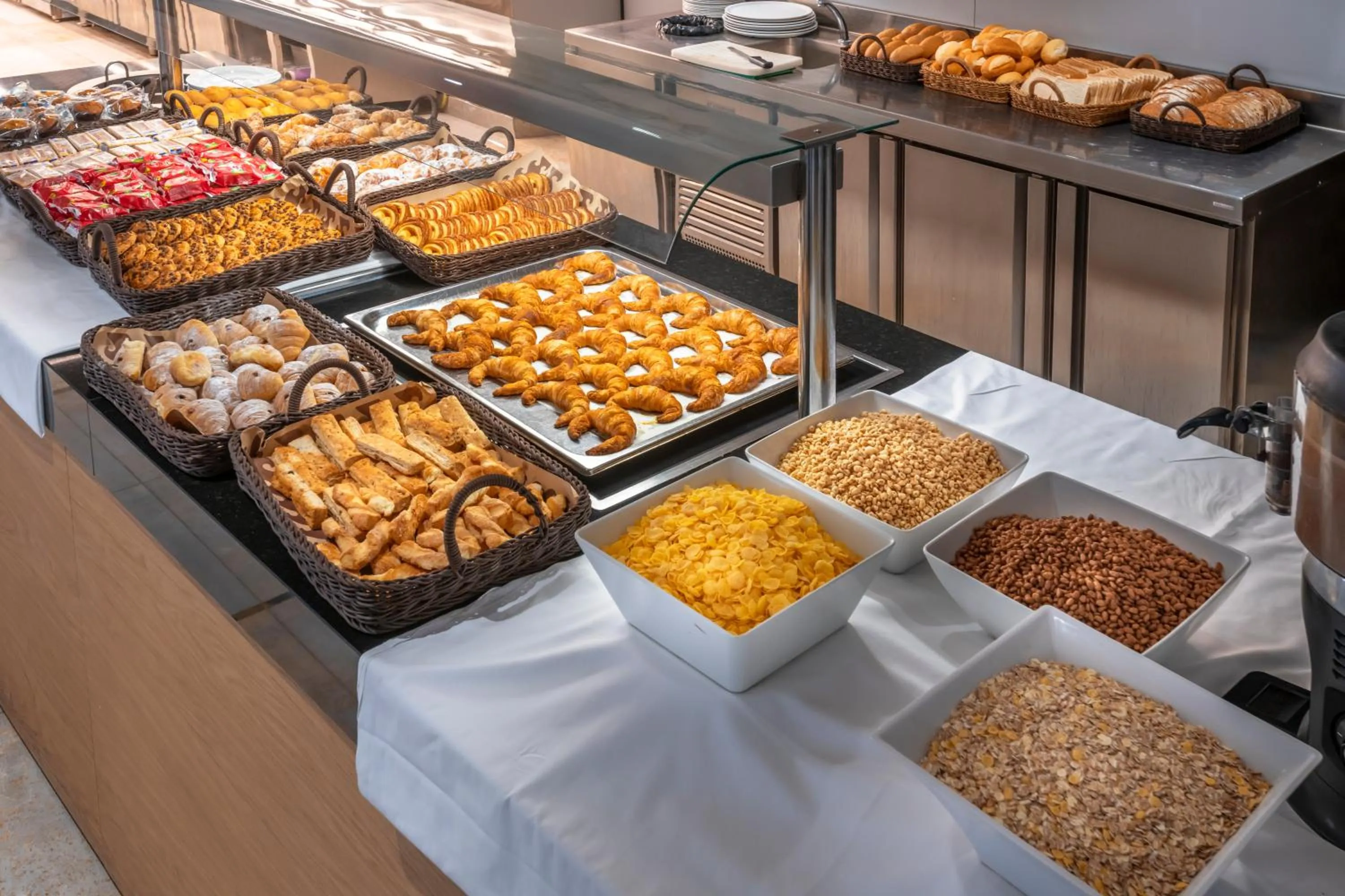 Restaurant/places to eat in 4R Gran Europe