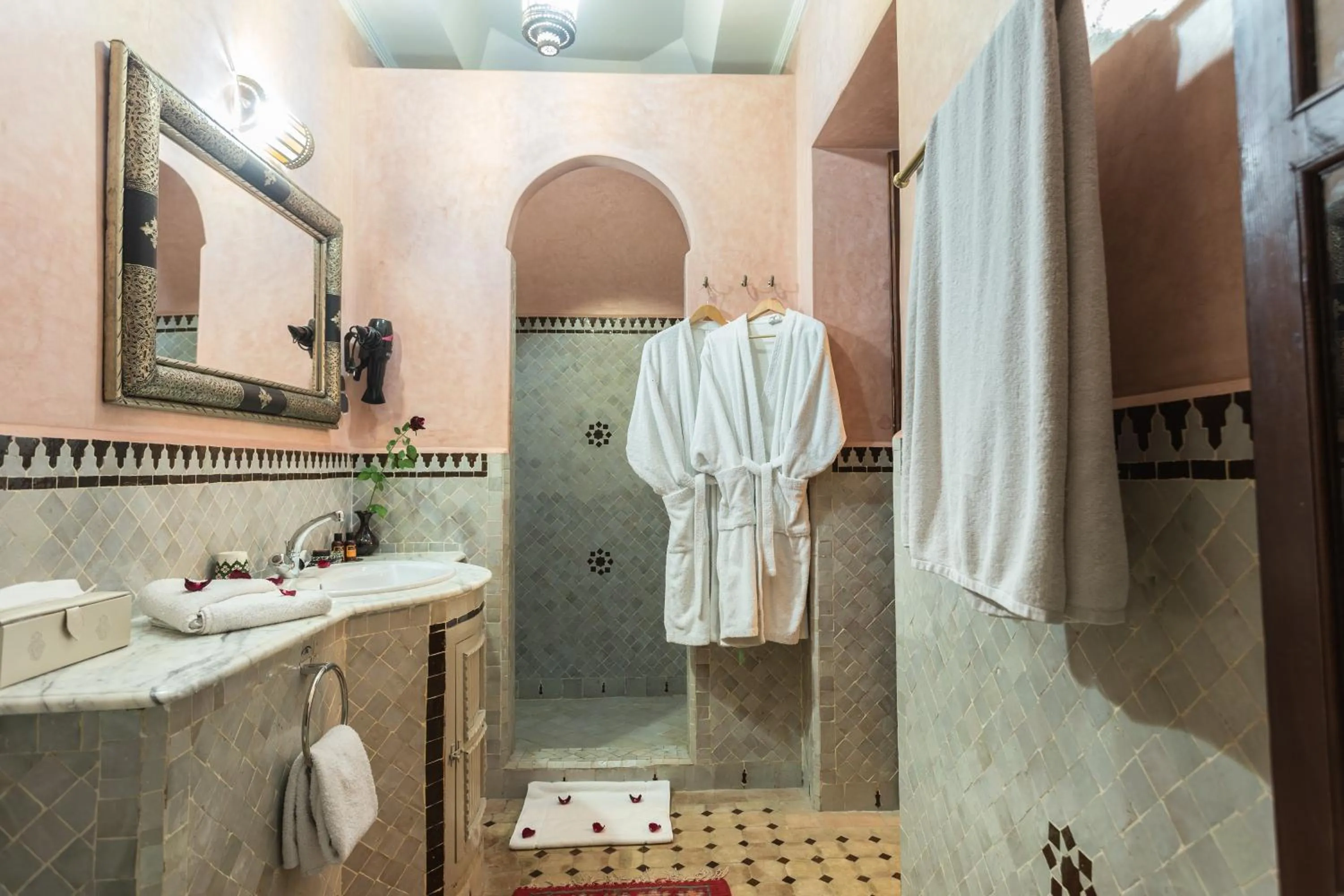 Shower in Riad Nasreen