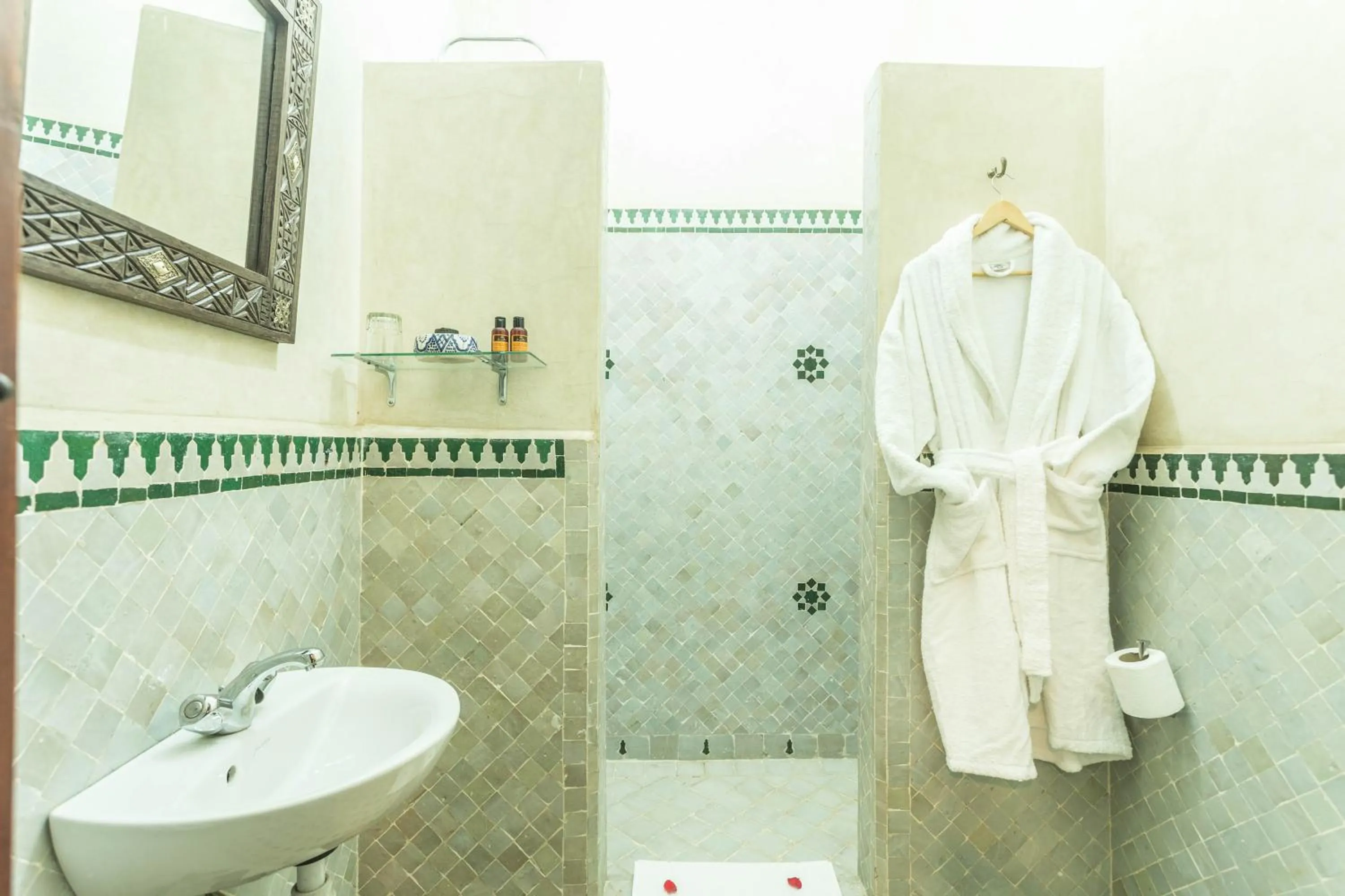 Shower in Riad Nasreen