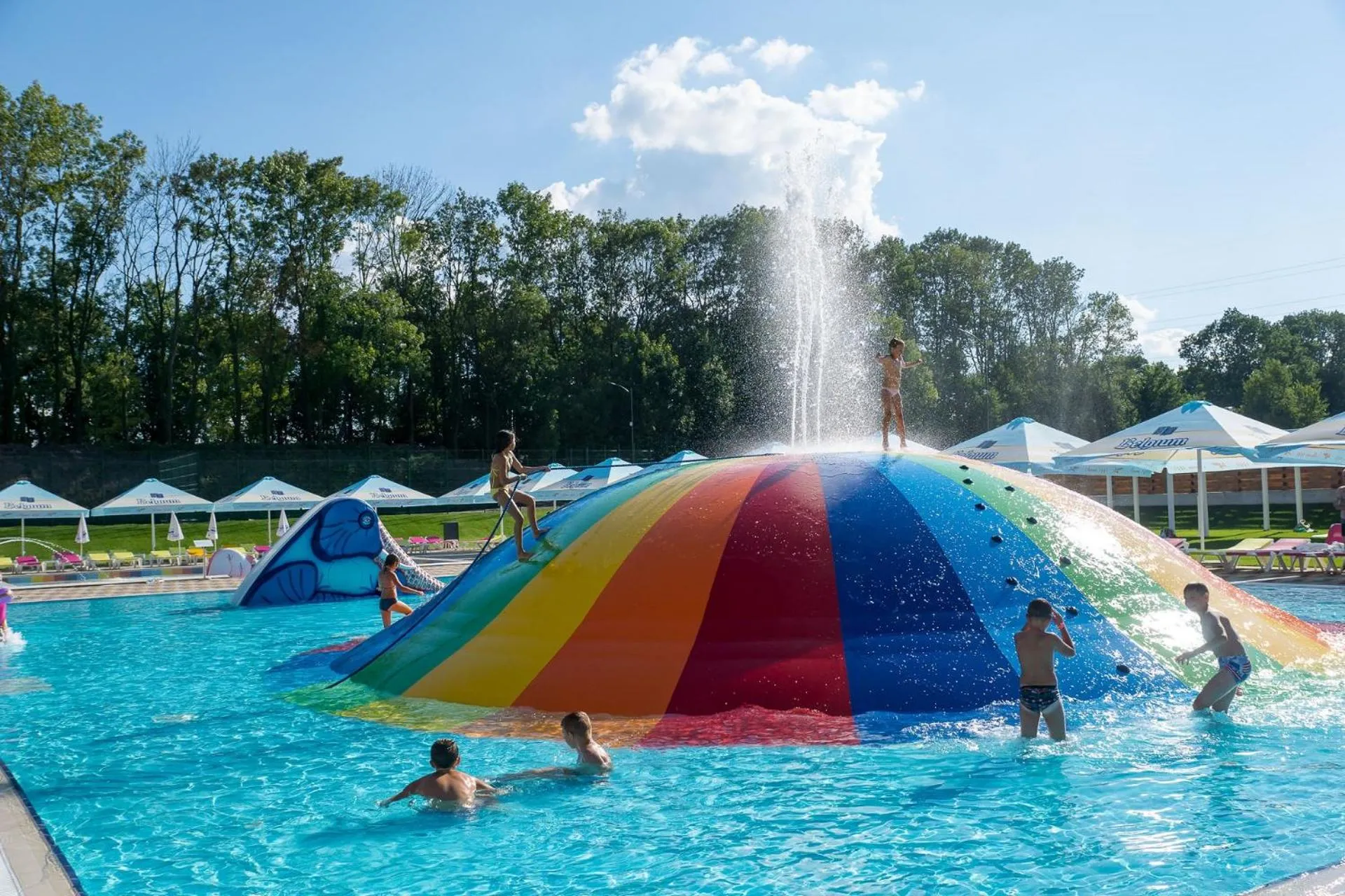 Swimming pool in Drevny Grad Park-hotel