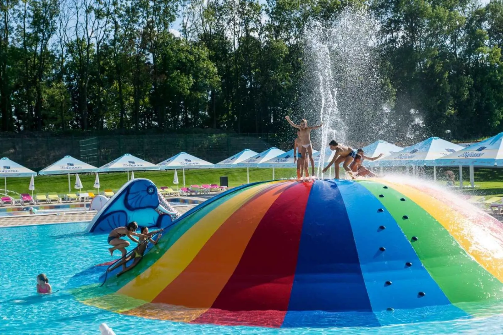 Swimming pool in Drevny Grad Park-hotel