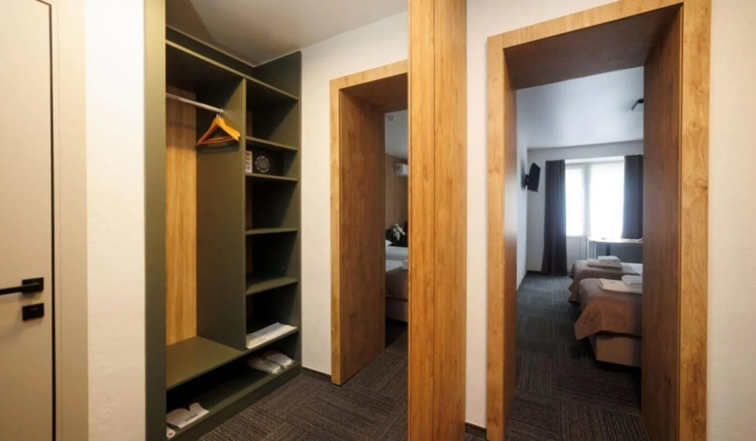 Communal lounge/ TV room, Bed in Drevny Grad Park-hotel