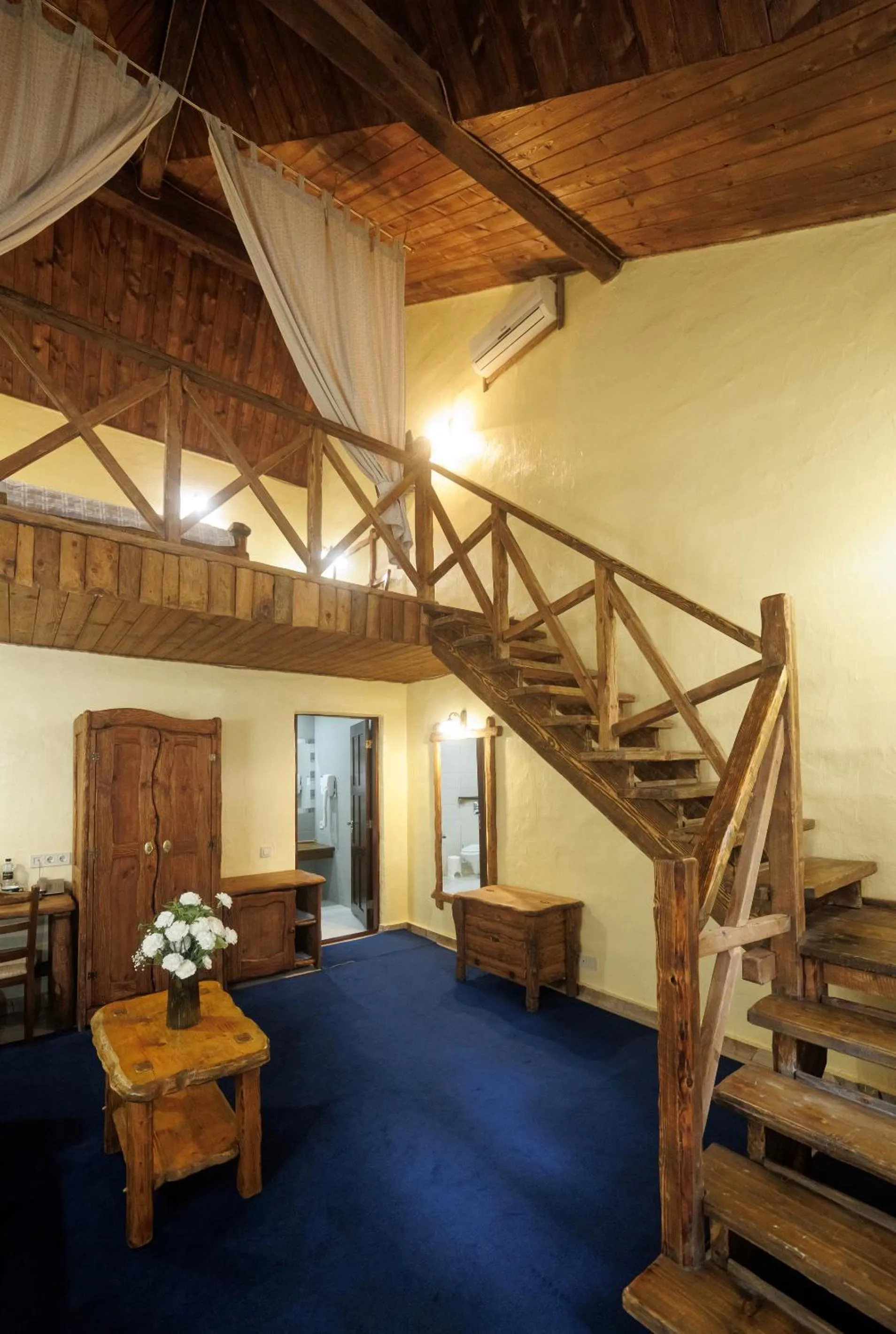 Winter in Drevny Grad Park-hotel