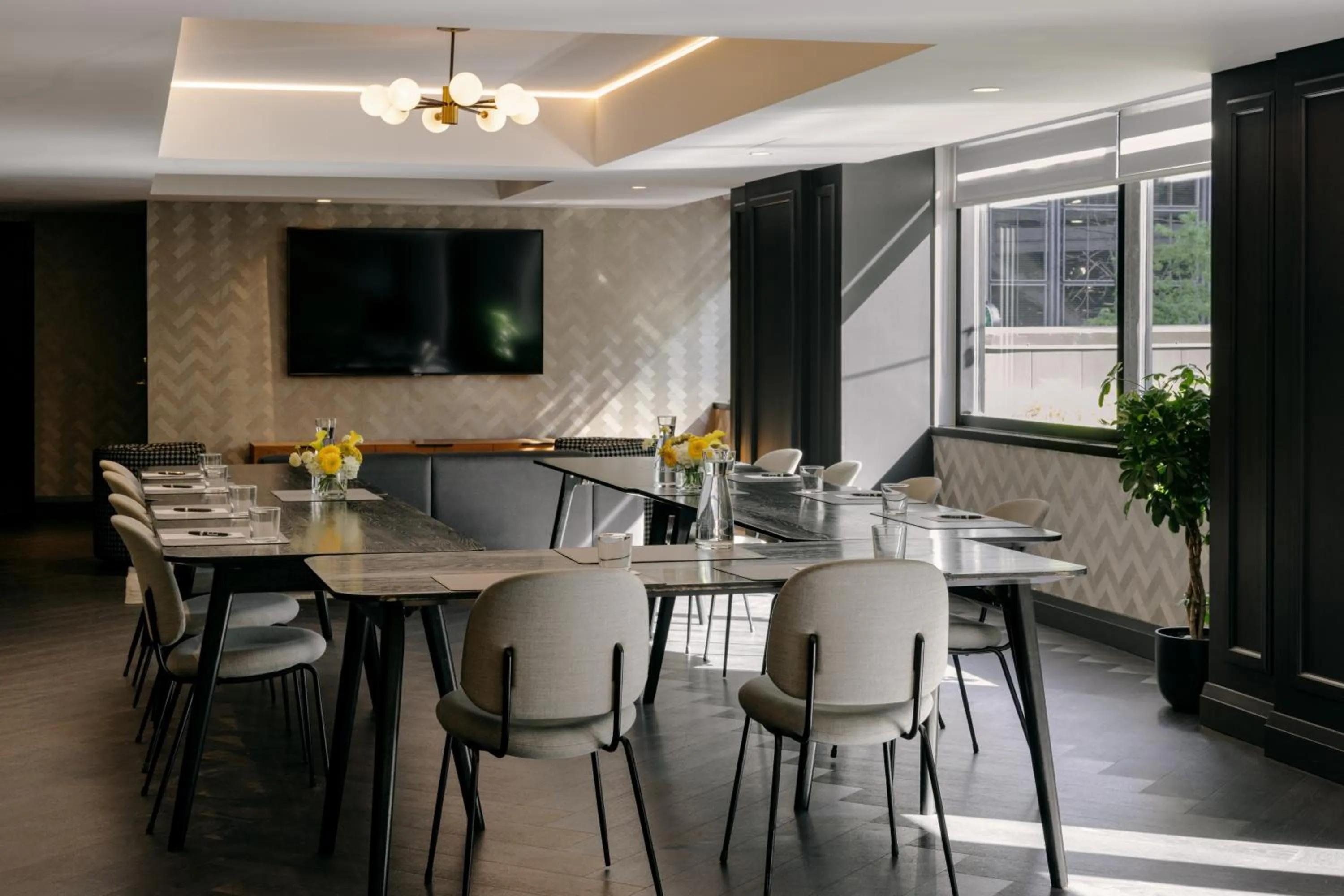 Meeting/conference room in The Anndore House, part of JDV by Hyatt