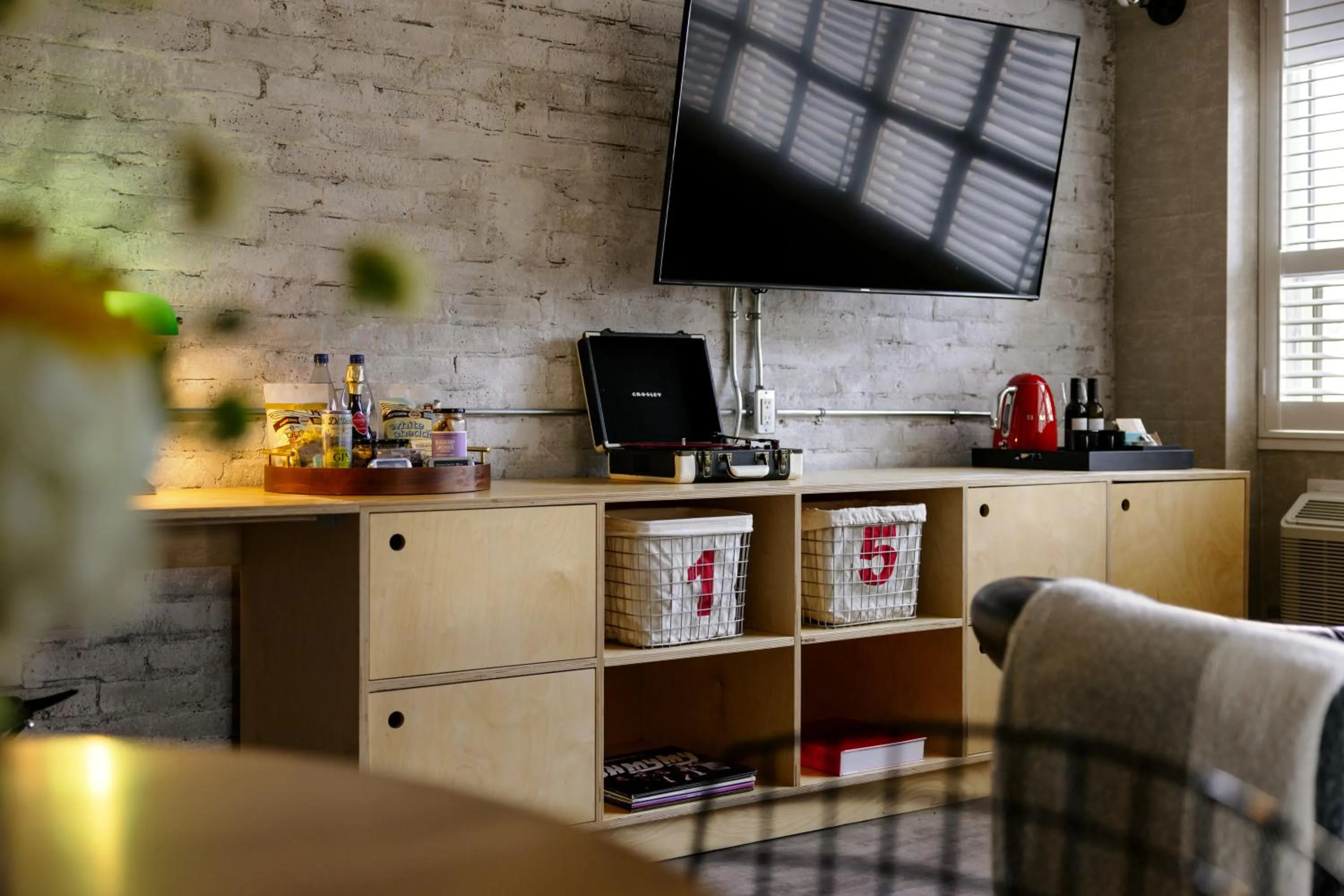 Coffee/tea facilities in The Anndore House, part of JDV by Hyatt