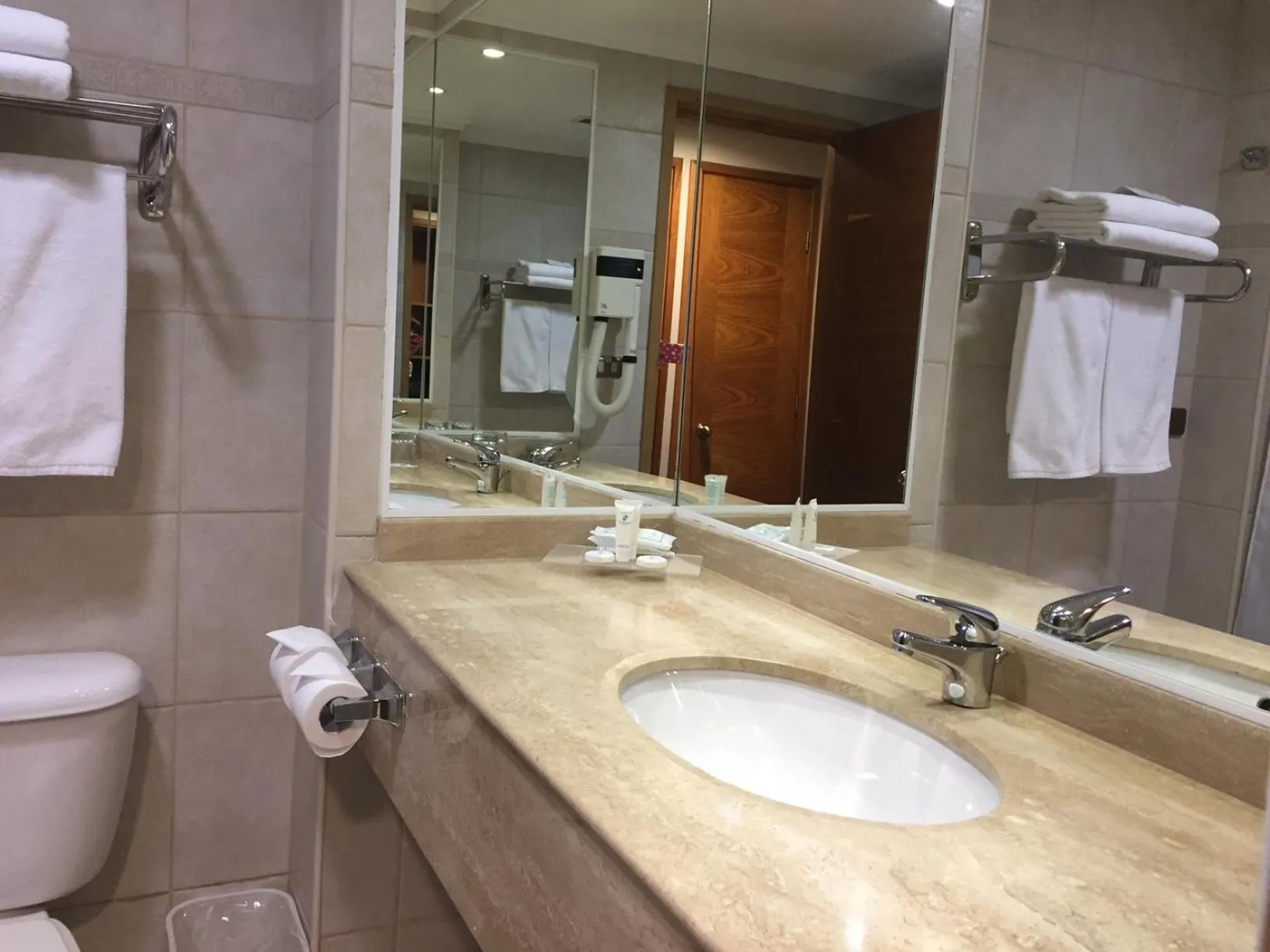 Bathroom in Hotel Diego de Almagro Valdivia