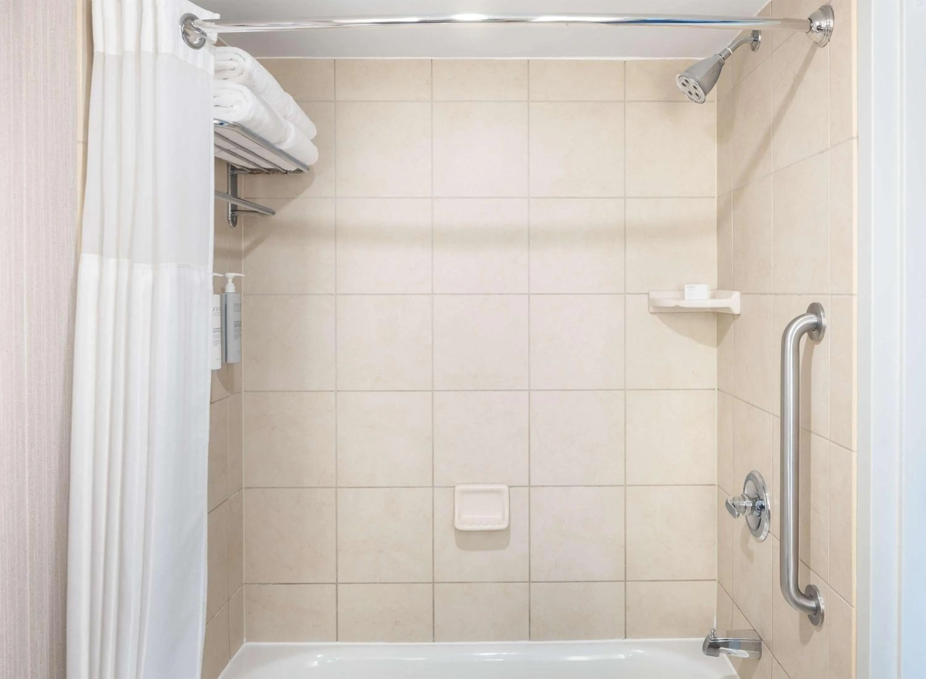 Bathroom in Hilton Garden Inn Bethesda Downtown