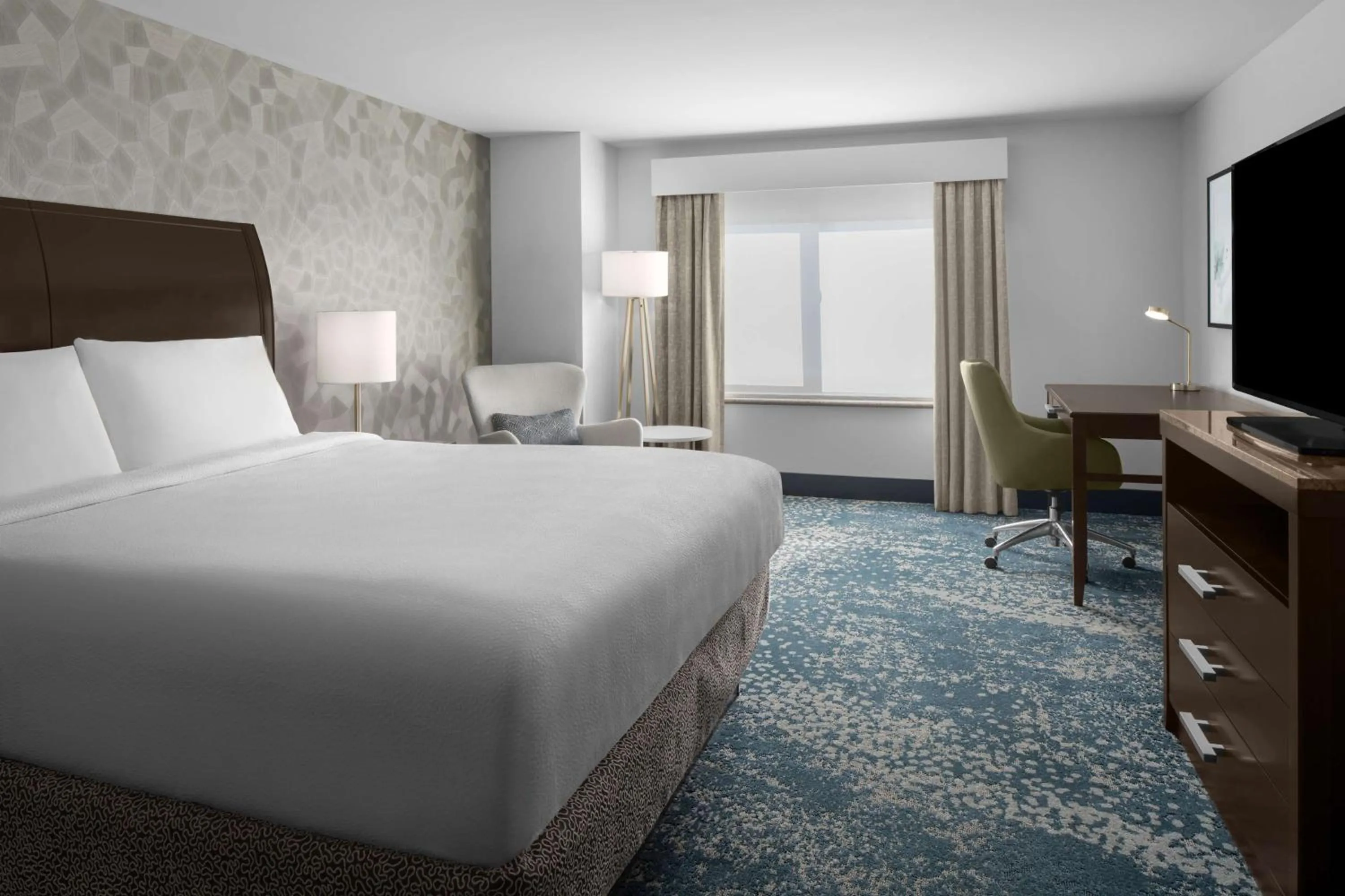 Bed in Hilton Garden Inn Bethesda Downtown