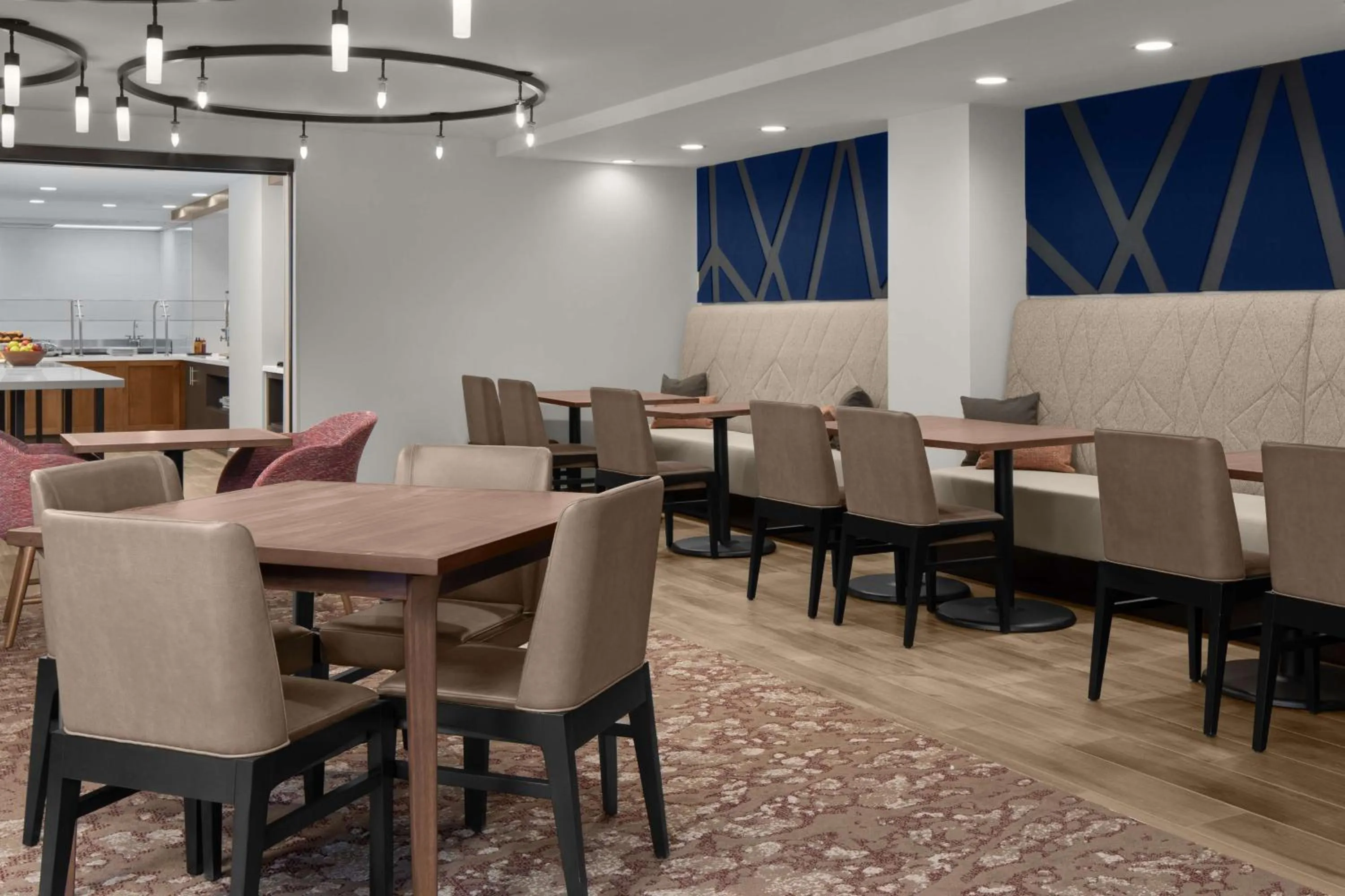 Breakfast in Hilton Garden Inn Bethesda Downtown