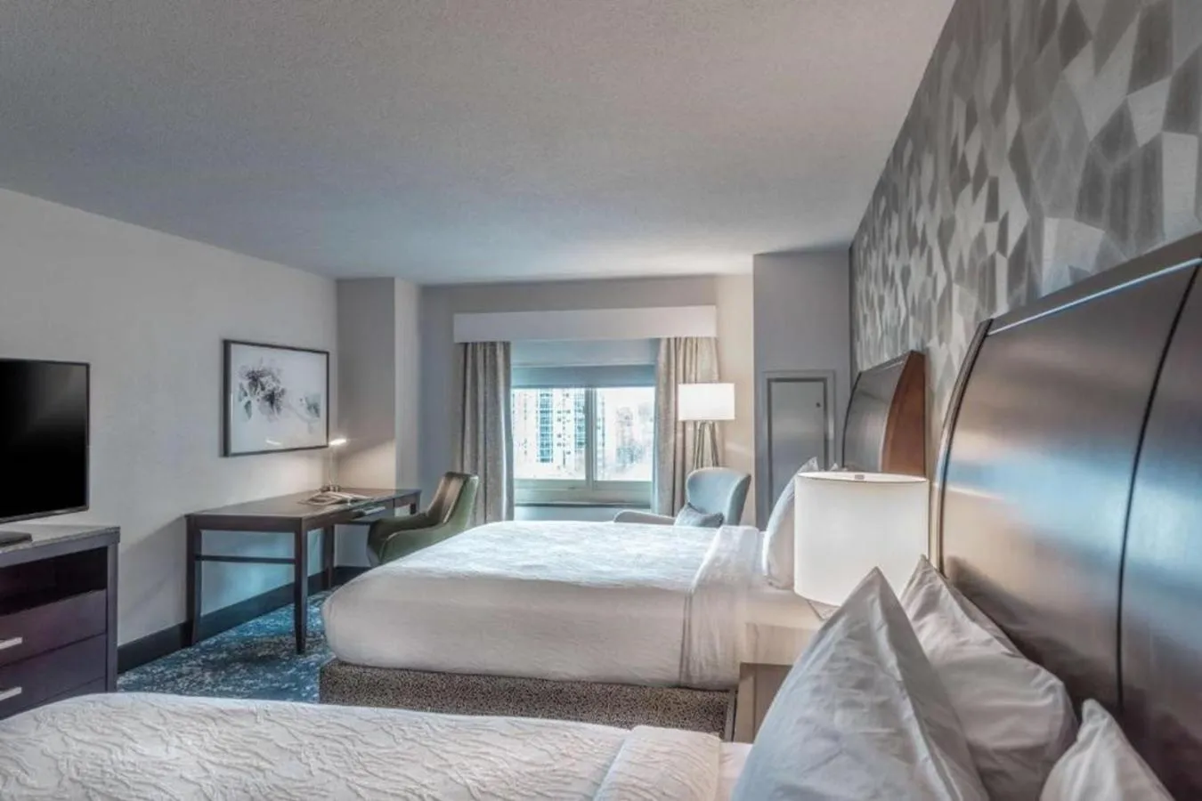 Bed in Hilton Garden Inn Bethesda Downtown