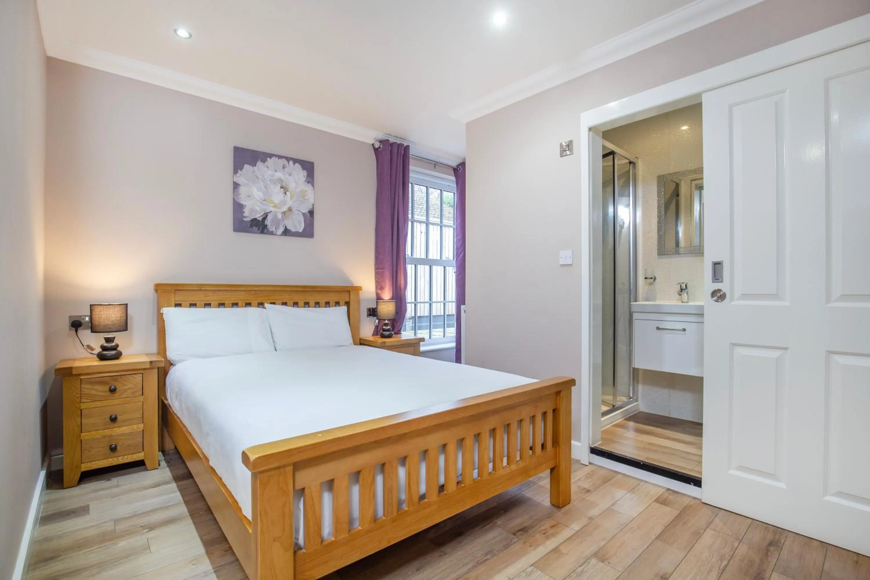 Bed in Marlborough Hotel