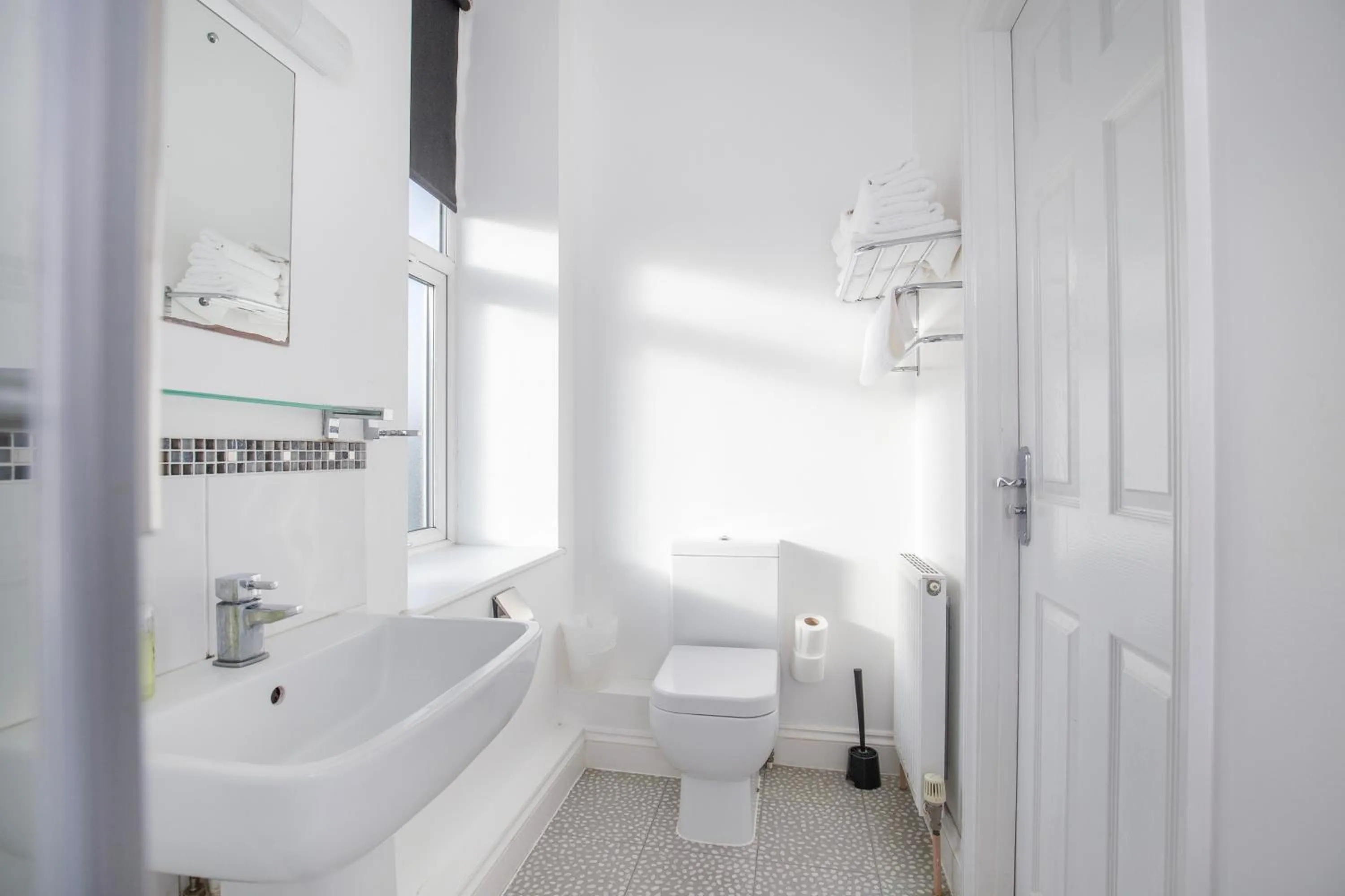 Shower in Marlborough Hotel