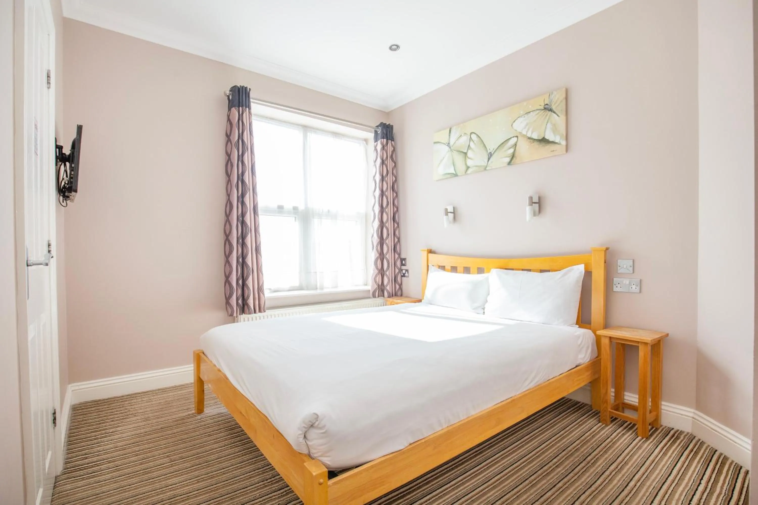 Bed in Marlborough Hotel