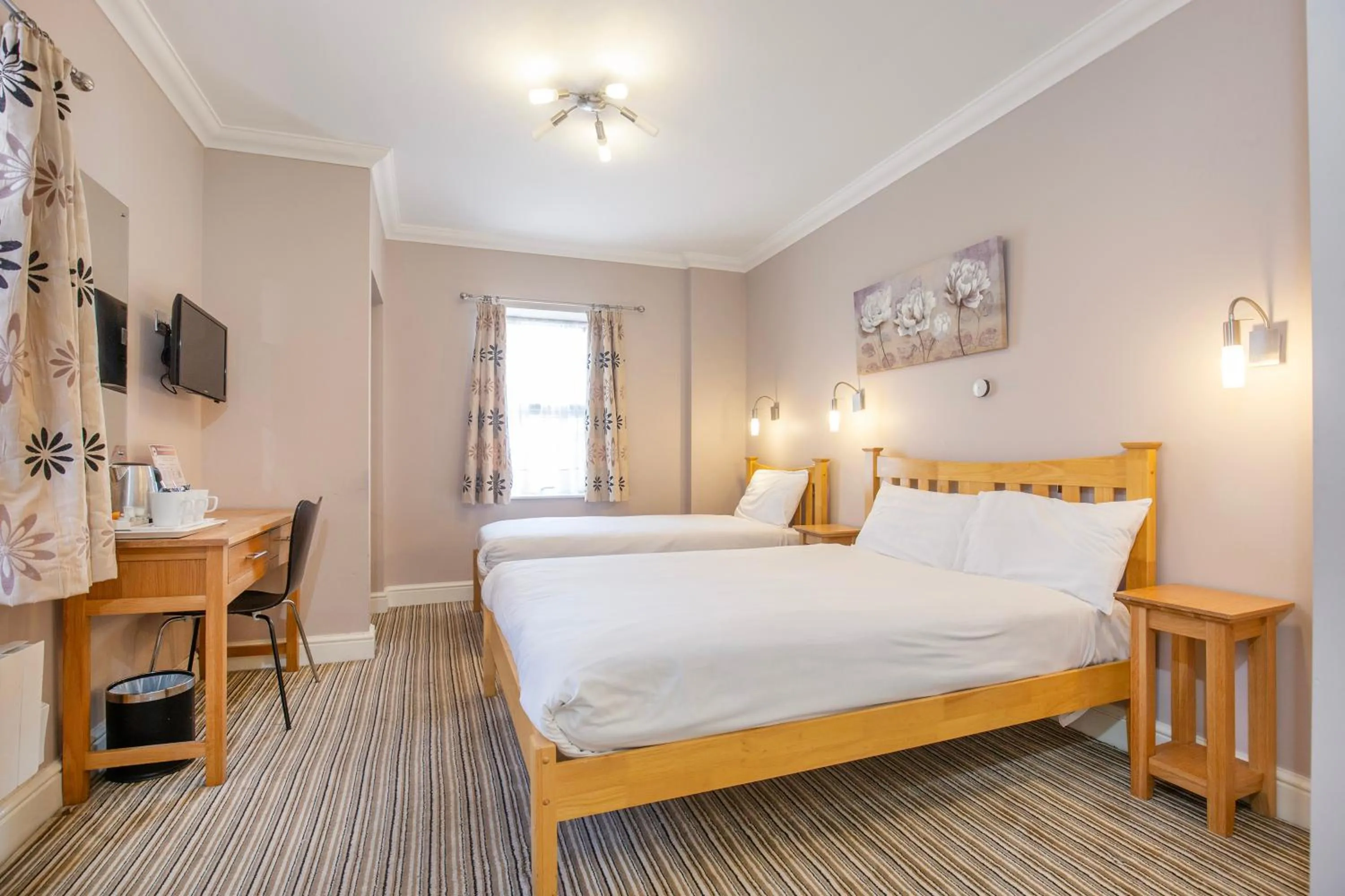 Bed in Marlborough Hotel