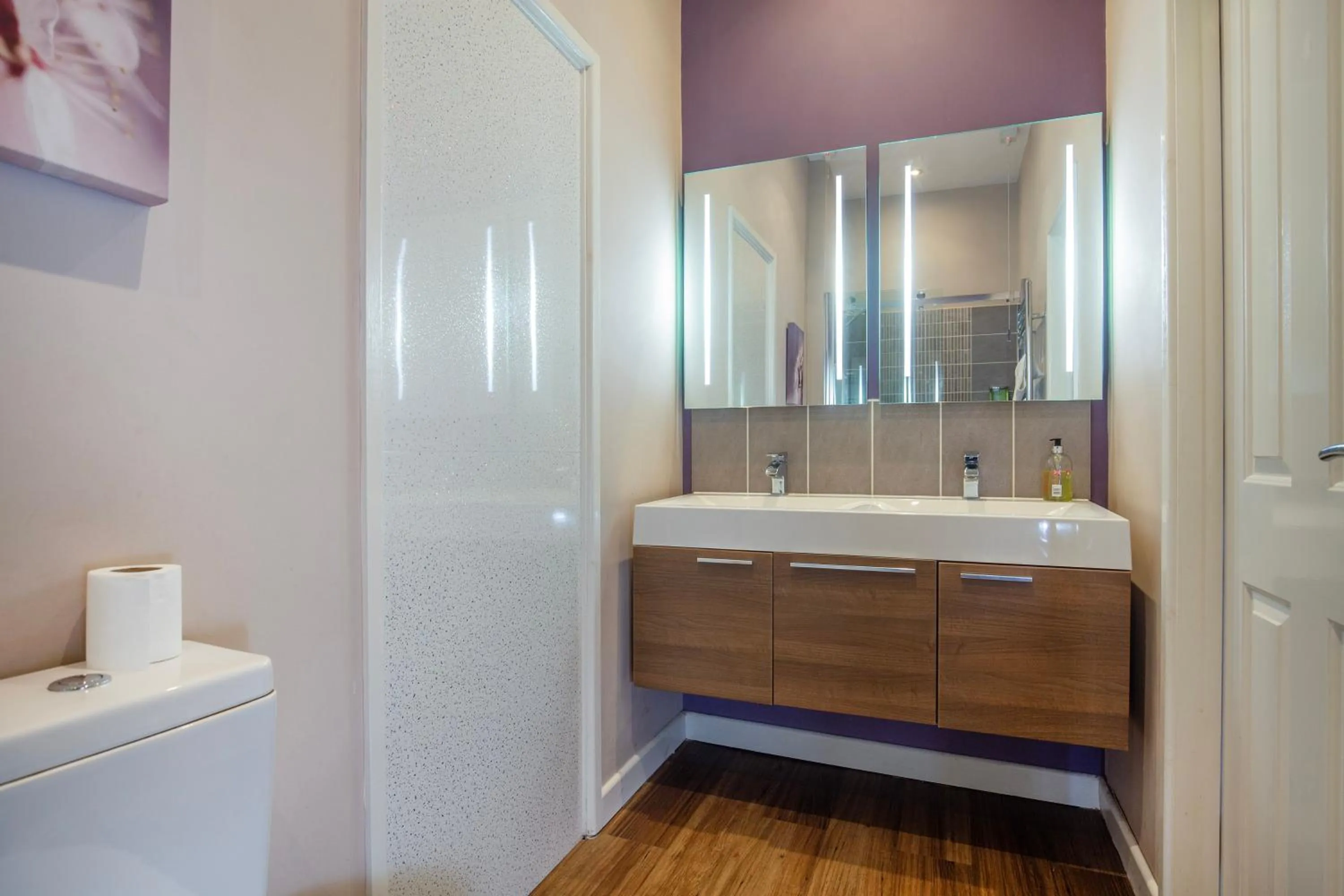 Bathroom in Marlborough Hotel