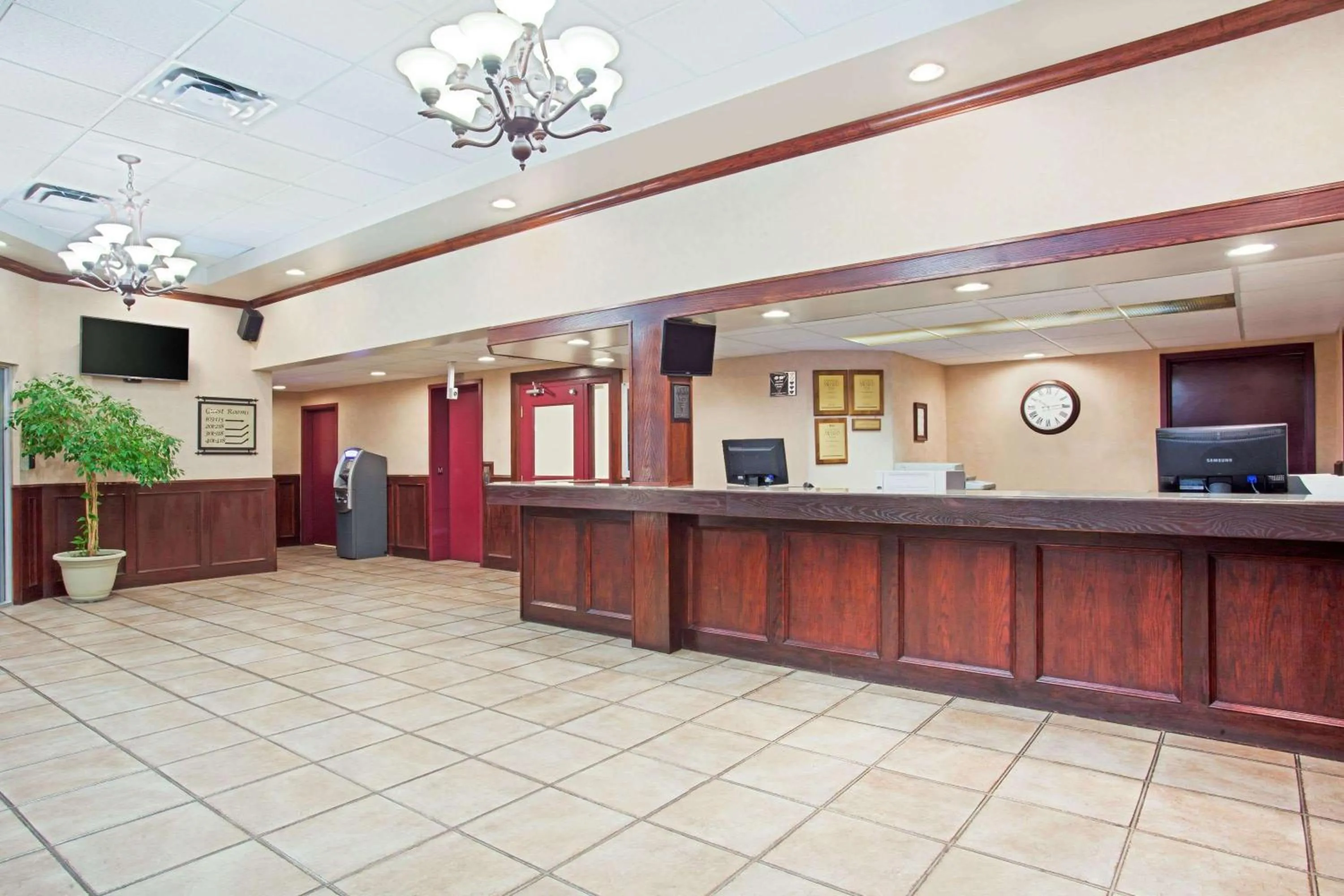 Lobby or reception in Ramada by Wyndham Red Deer Hotel & Suites
