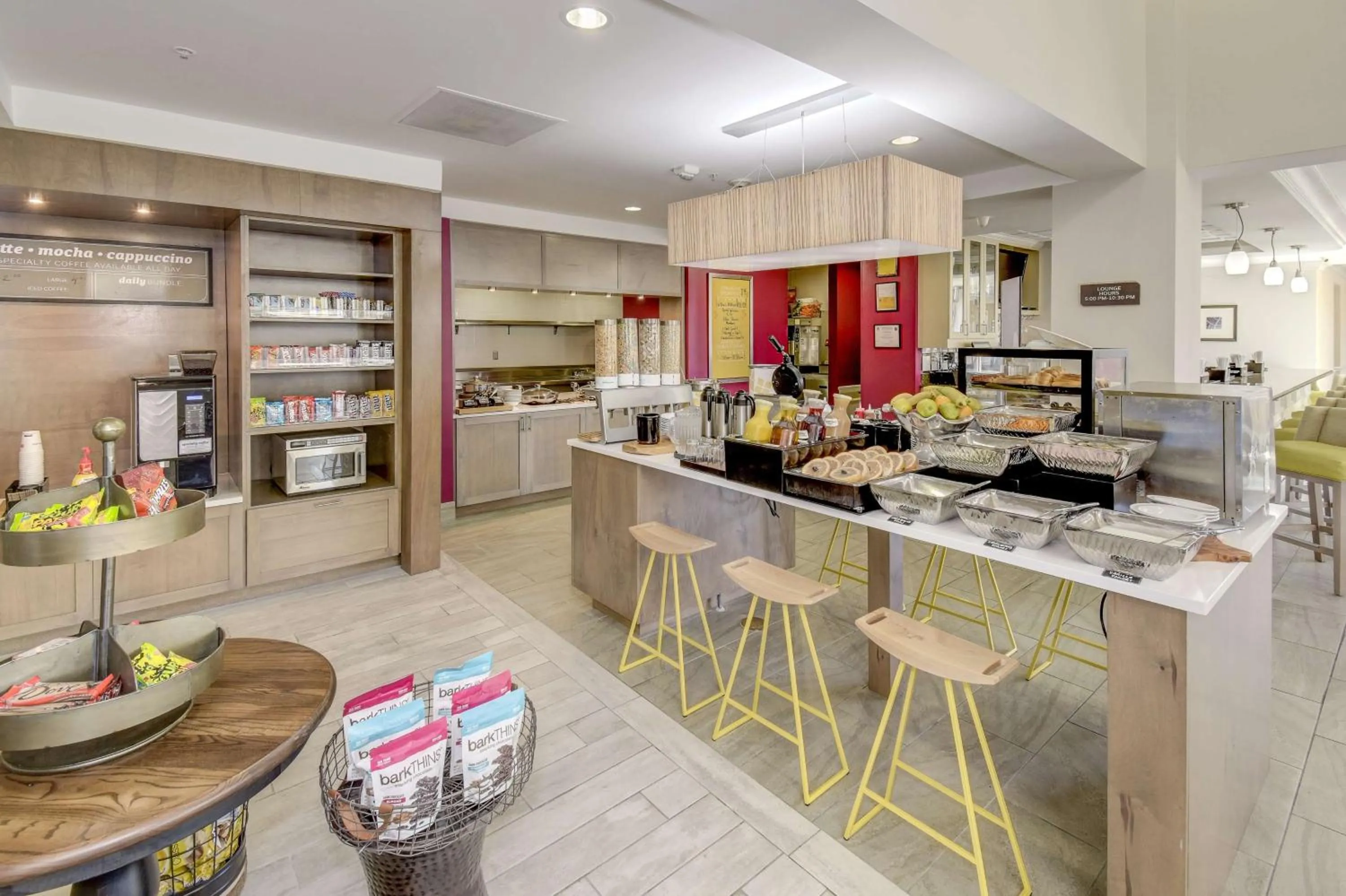 Restaurant/places to eat in Hilton Garden Inn Waldorf