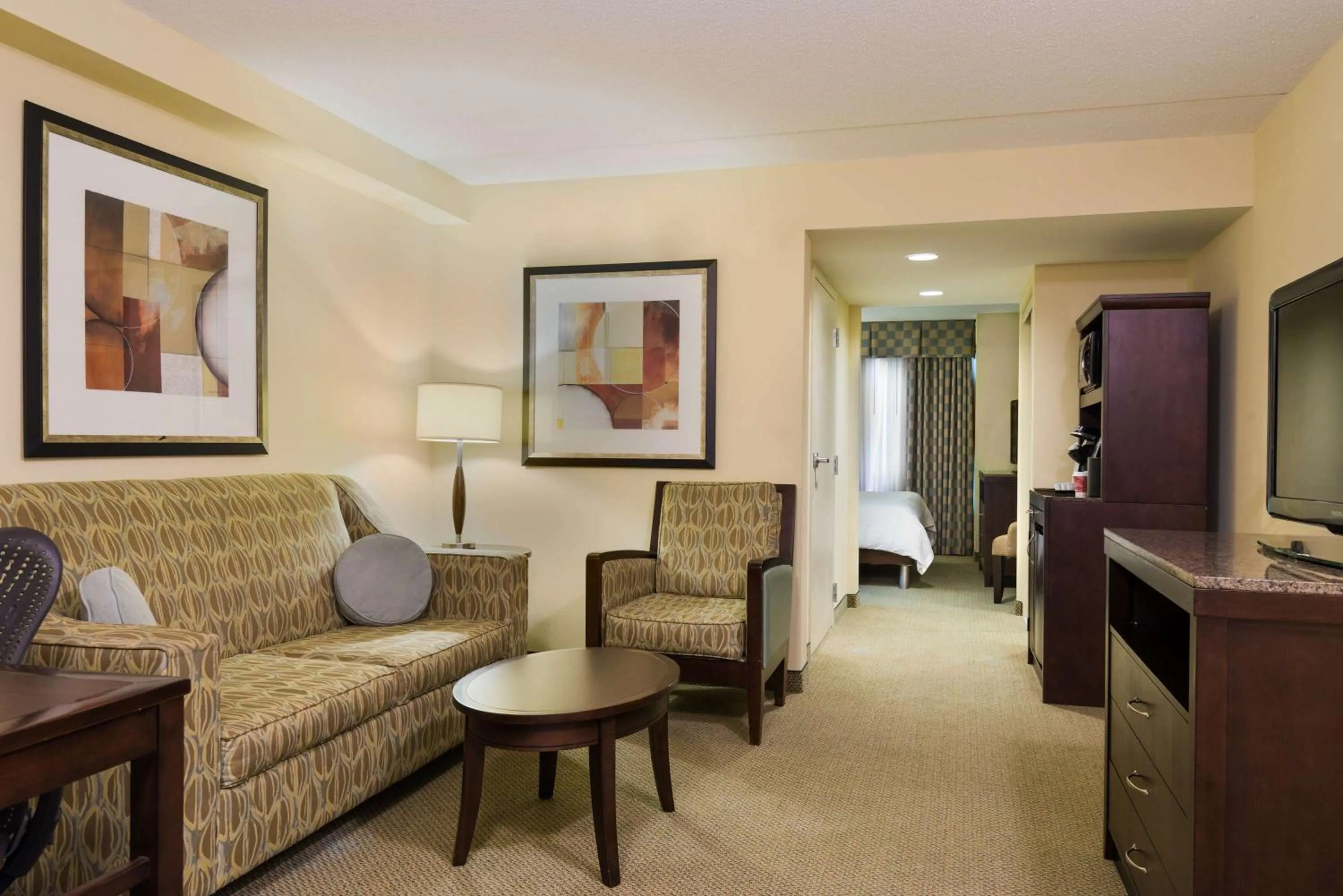 Living room in Hilton Garden Inn Waldorf