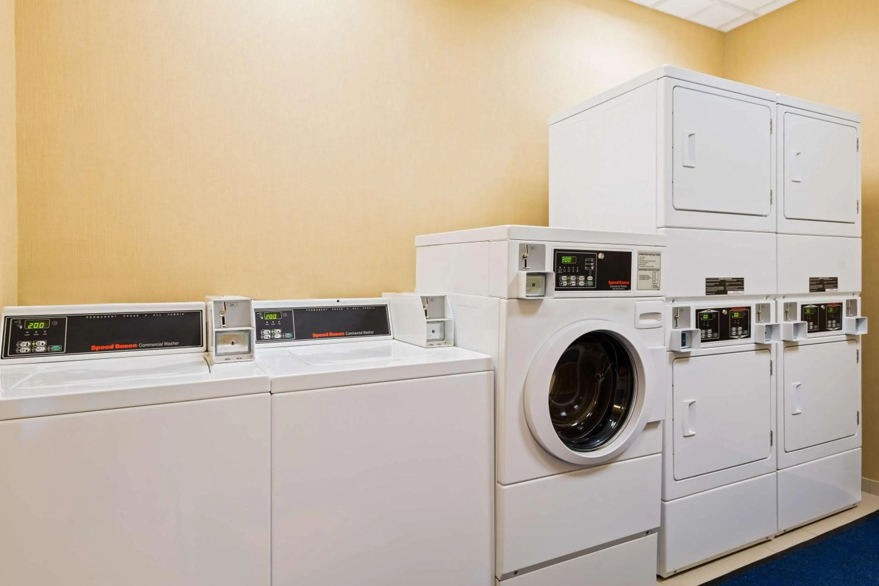 Property building in Hilton Garden Inn Waldorf