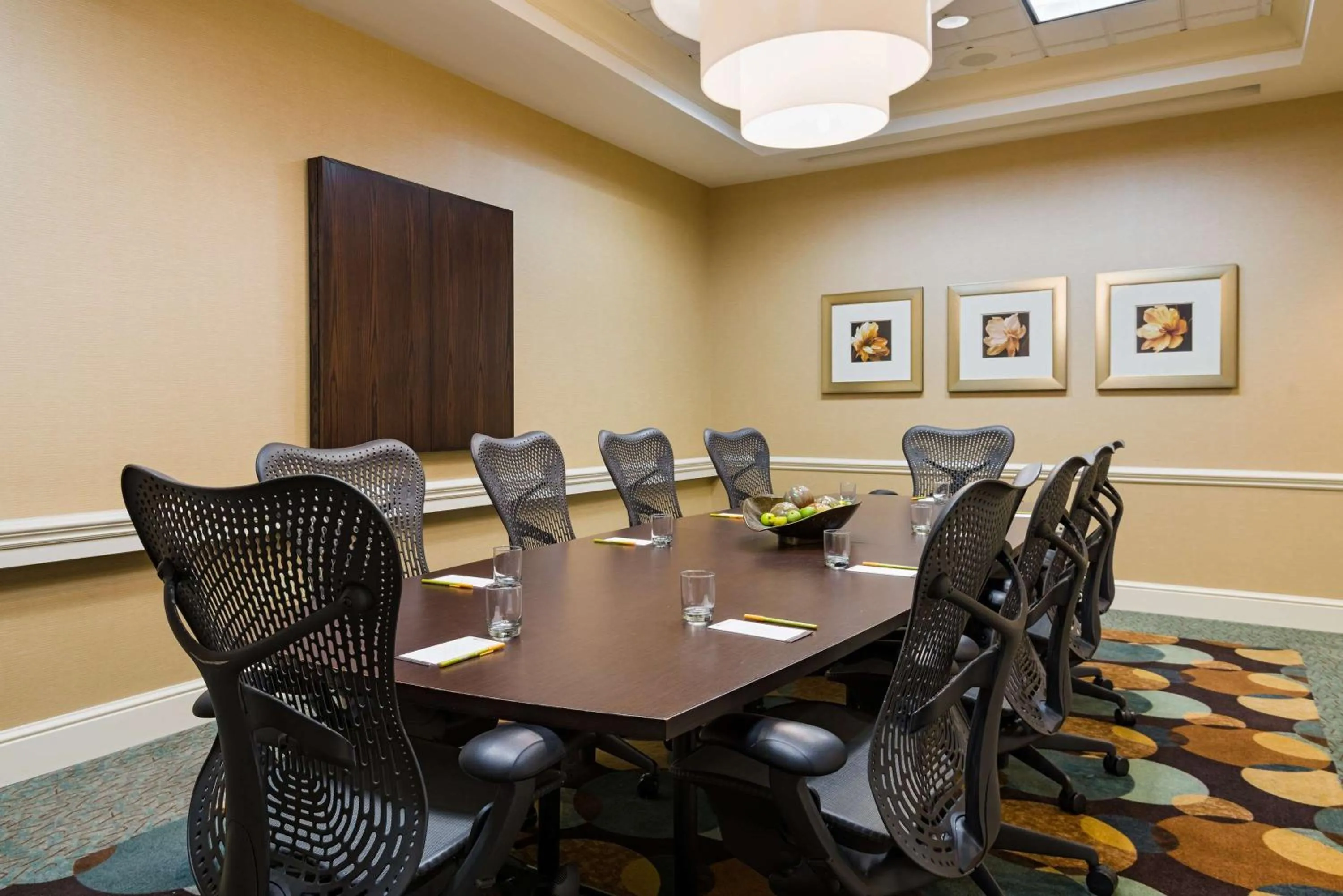 Meeting/conference room in Hilton Garden Inn Waldorf