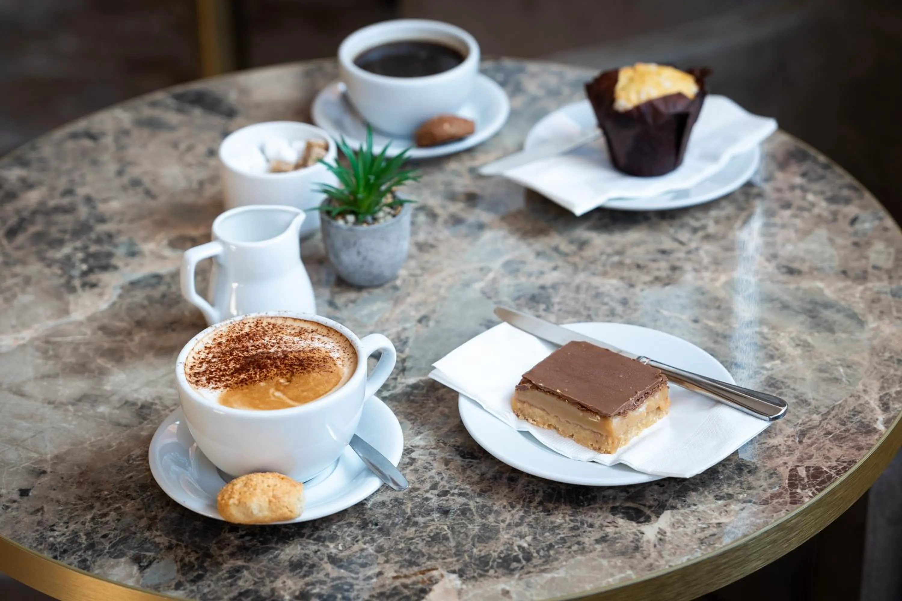 Food and drinks in Brandon House Hotel