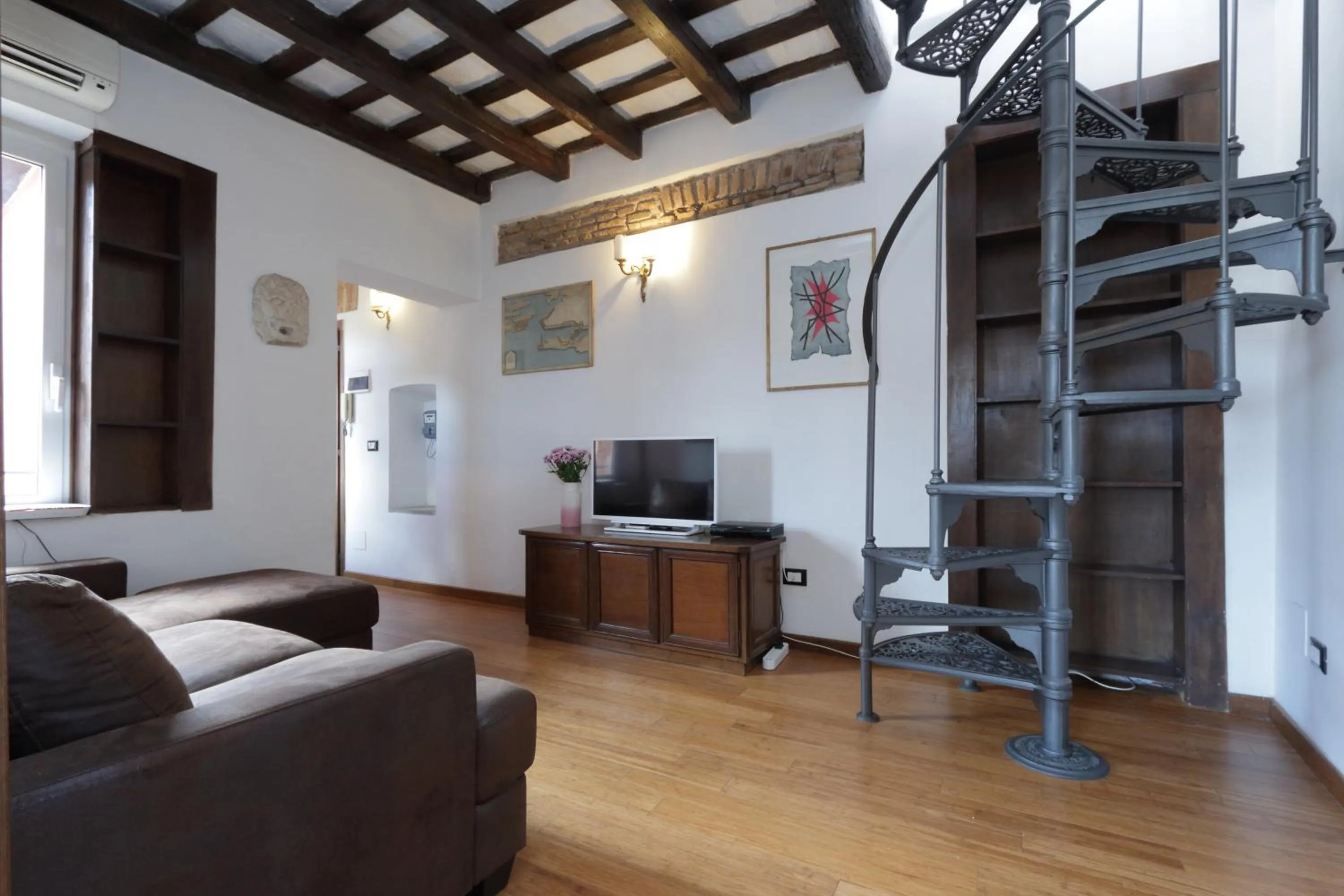 Living room in Garibaldi 2