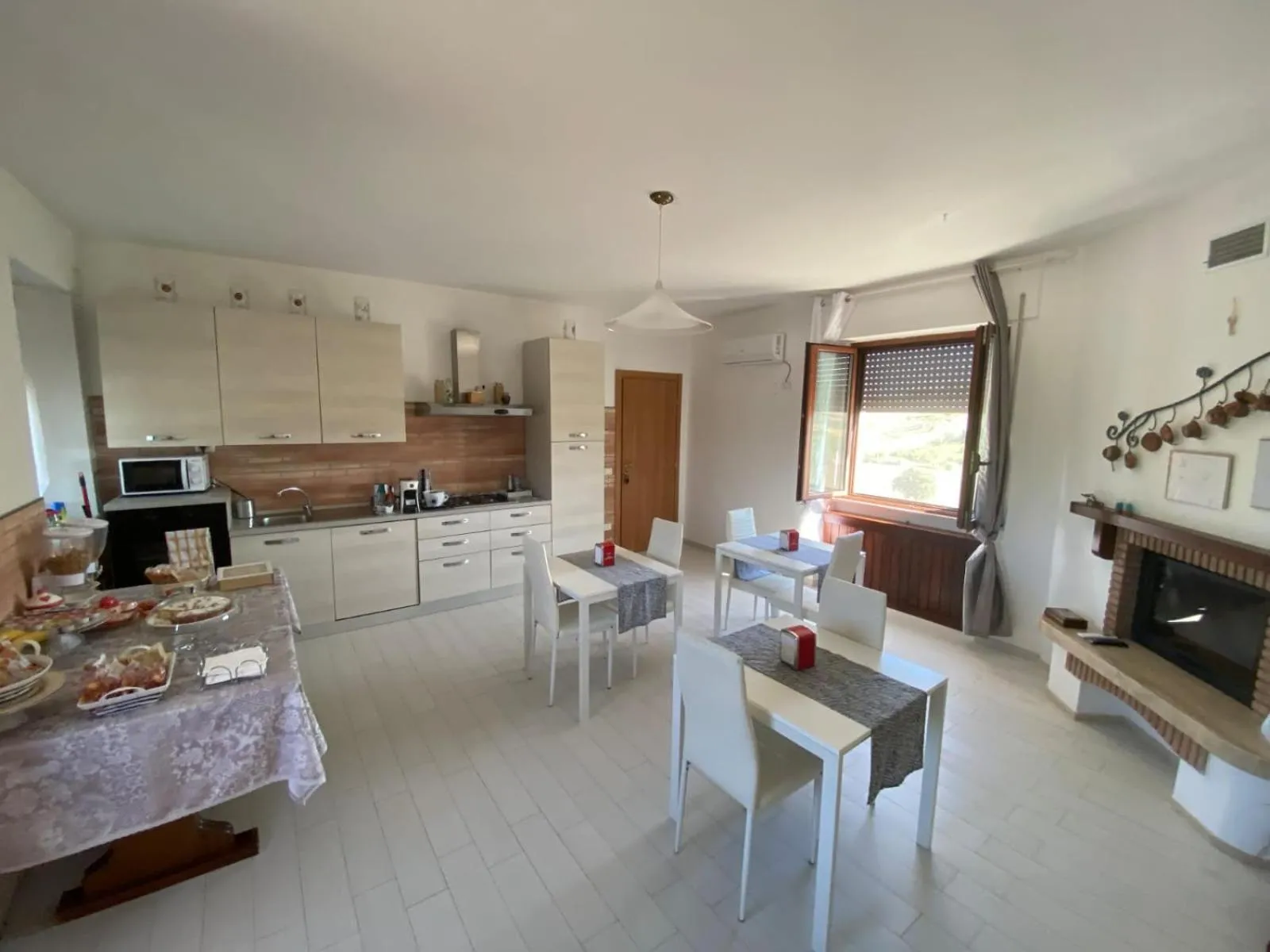 Kitchen or kitchenette in B&B Pozzo Innamorato