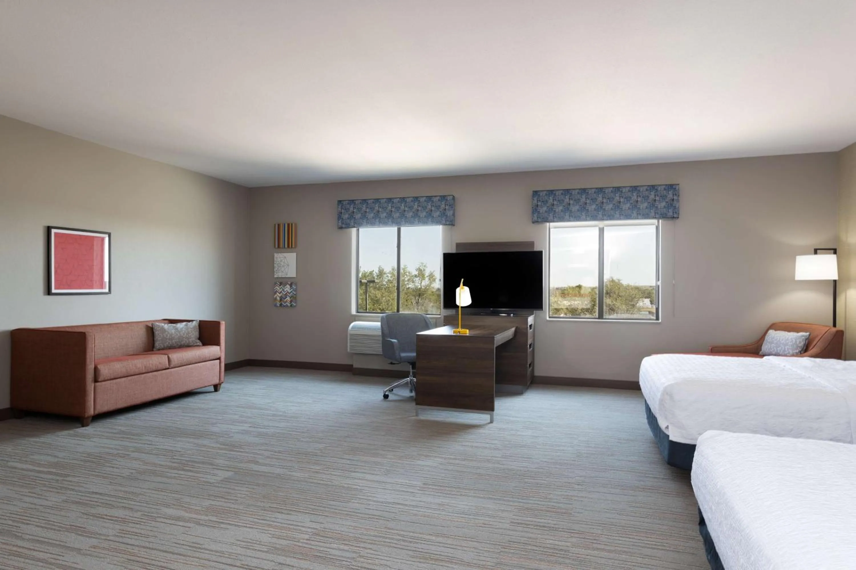 Bedroom, Bed in Hampton Inn & Suites Woodward