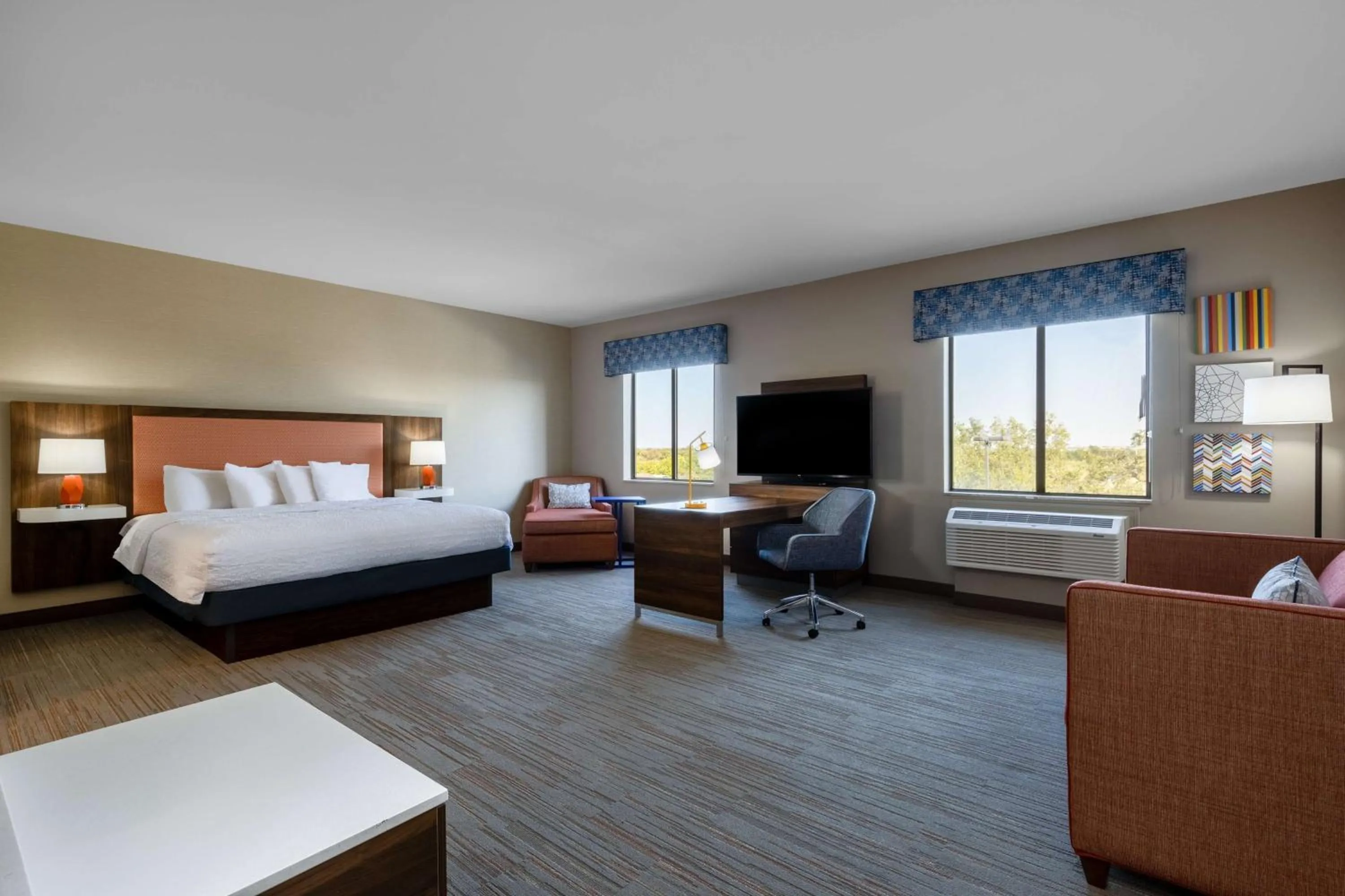 Bedroom, Bed in Hampton Inn & Suites Woodward